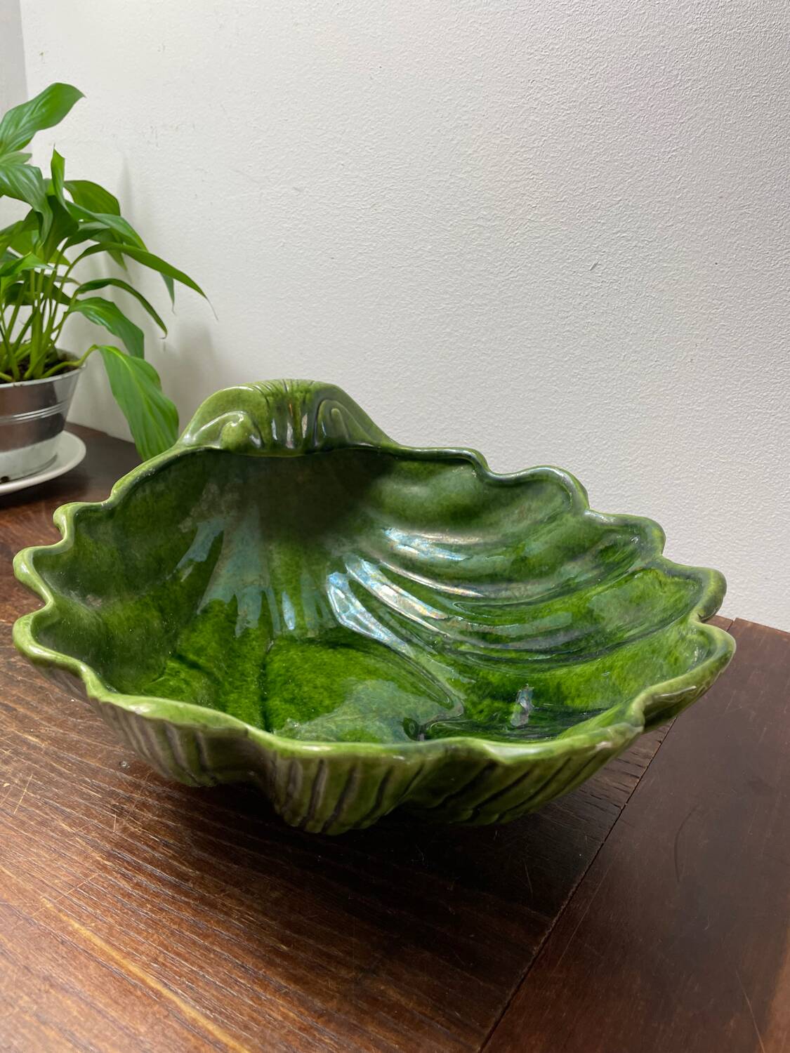 Ceramic clam salad bowl