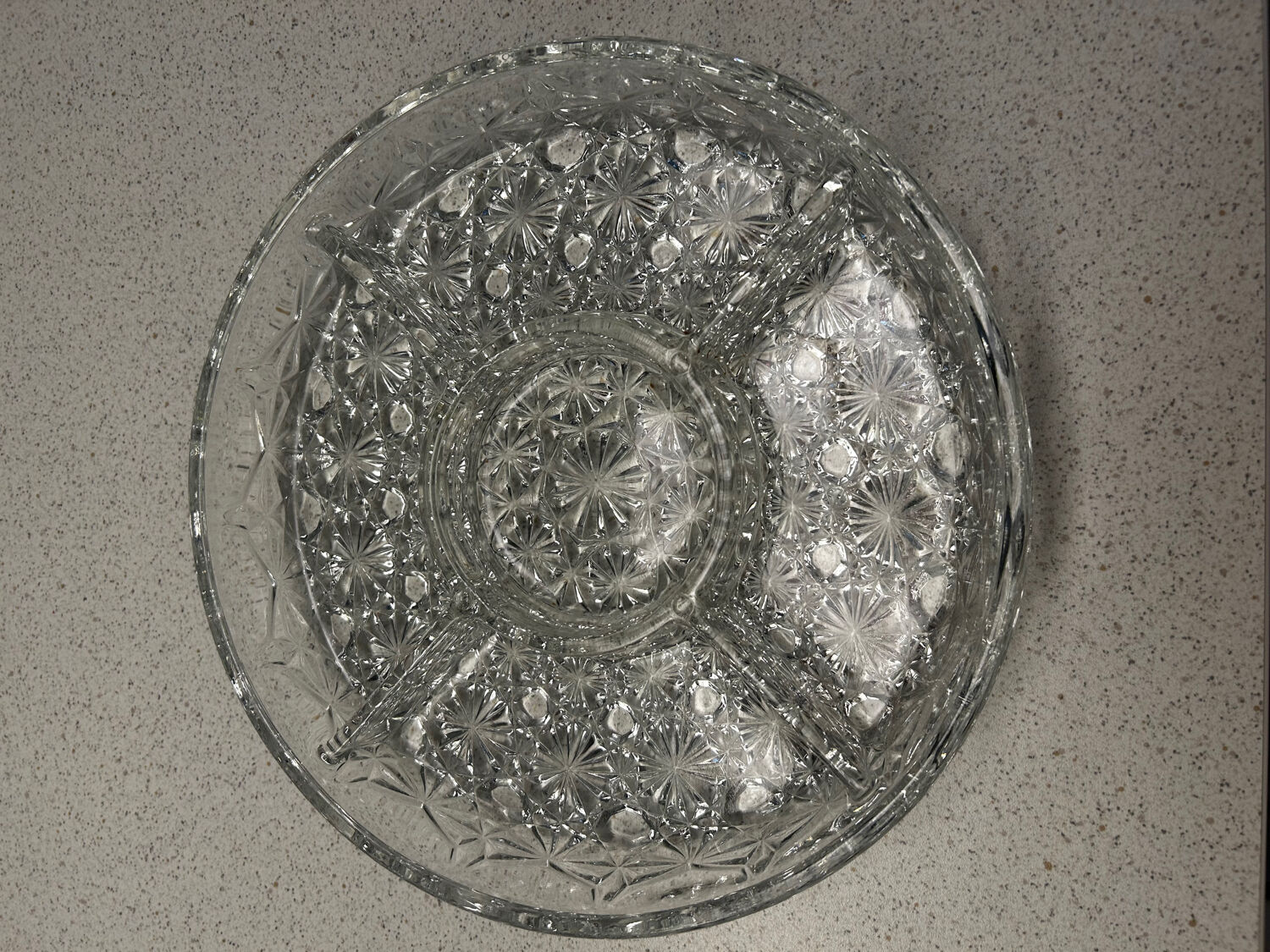 Large crystal aperitif presentation dish