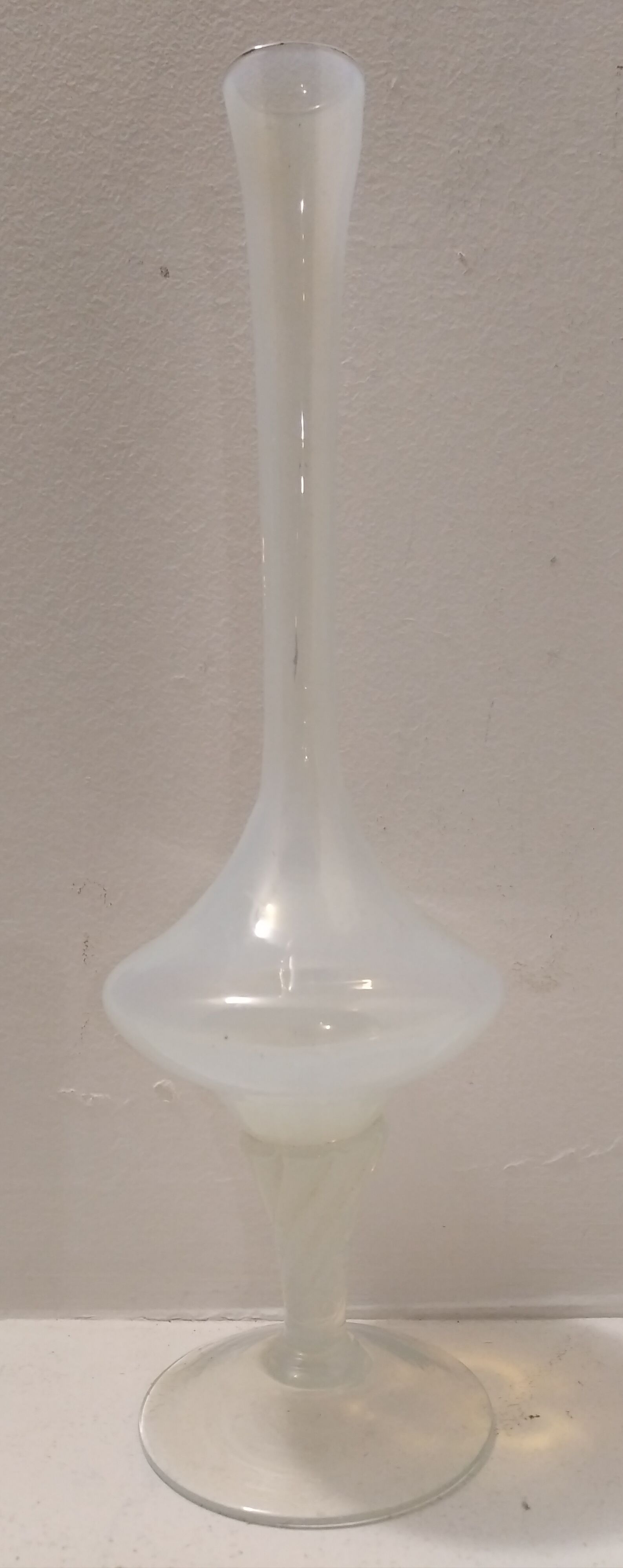 Vintage opaline soliflore