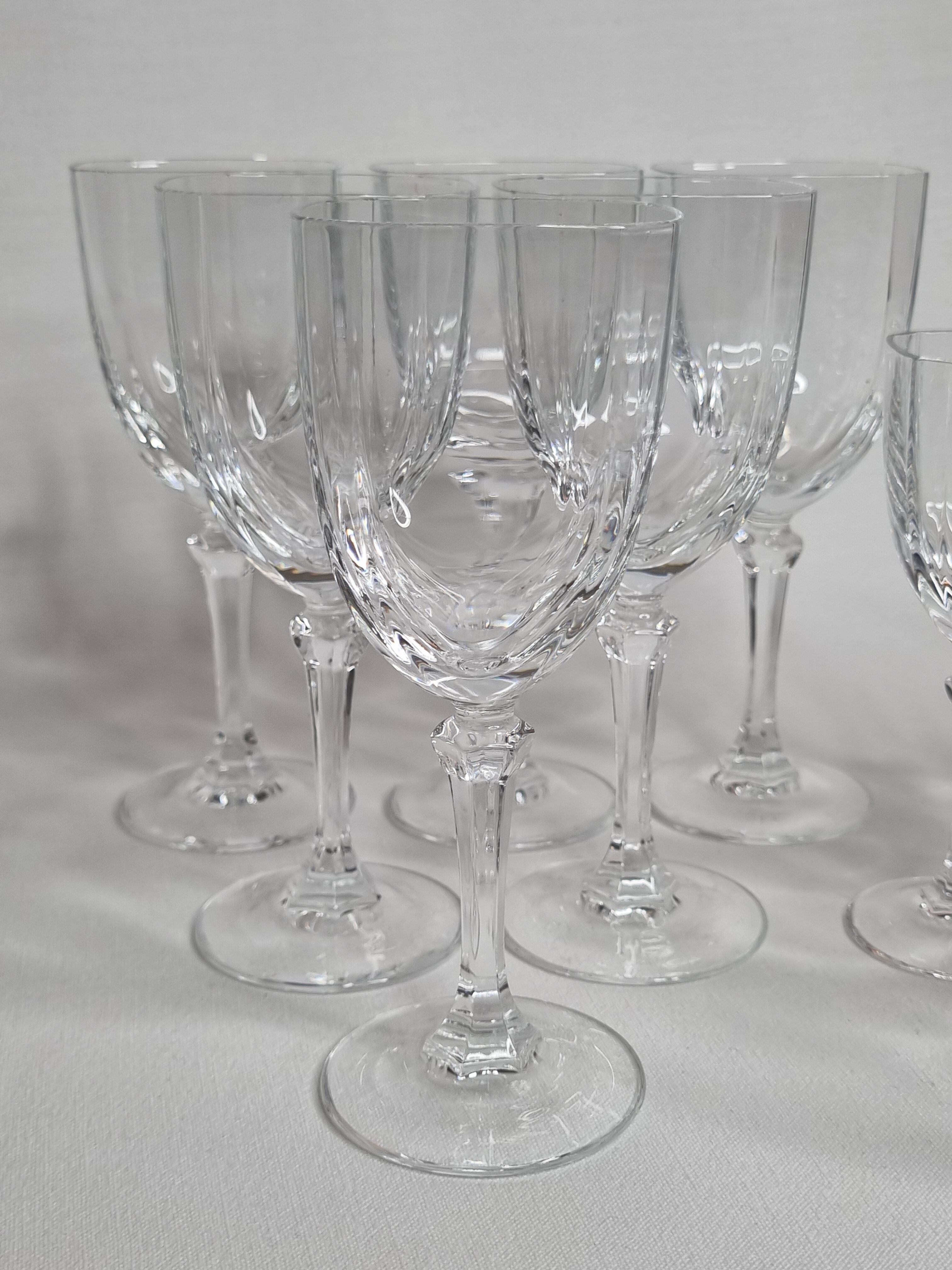 Ensemble de 12 verres à vin et à liqueur en cristal d'Arques, modèle Chambery