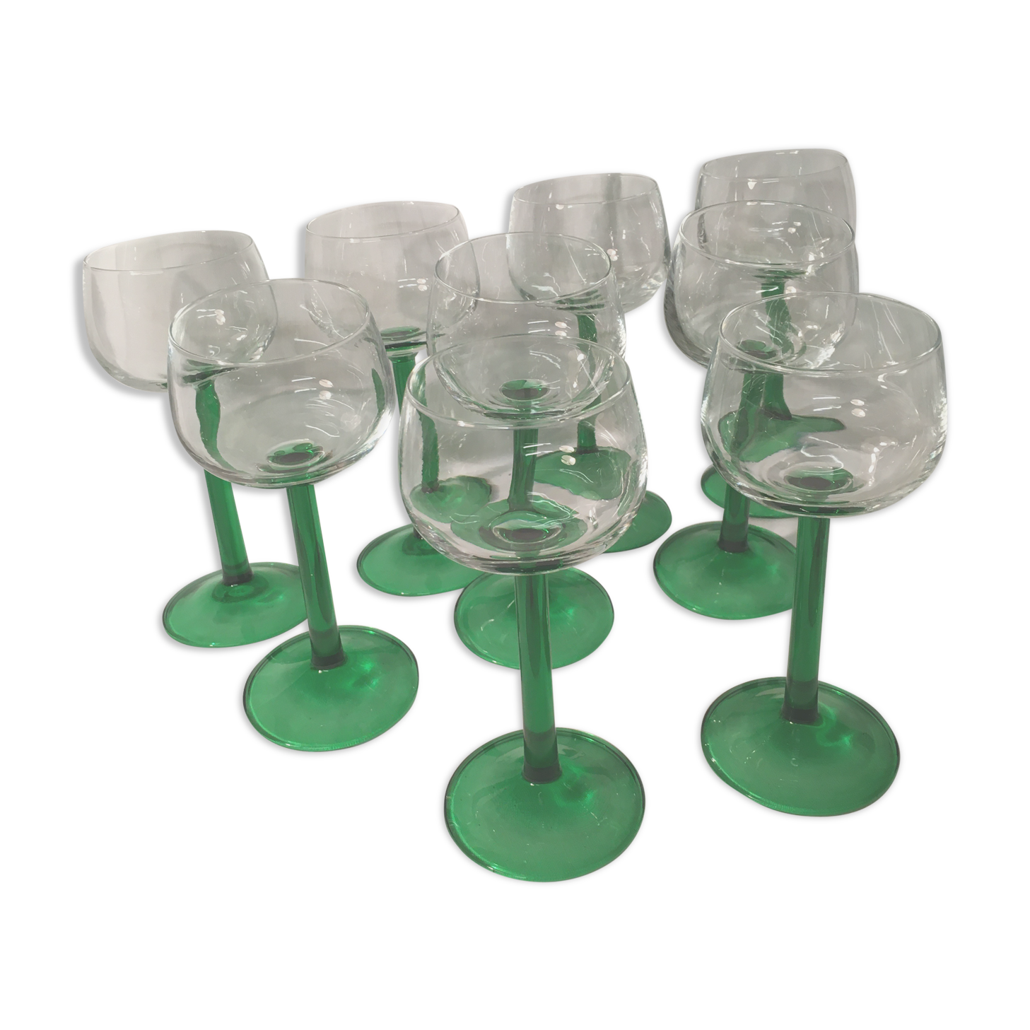 9 glasses of white wine (green feet)