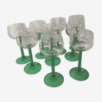 Set de 9 verres à vin blanc pieds verts