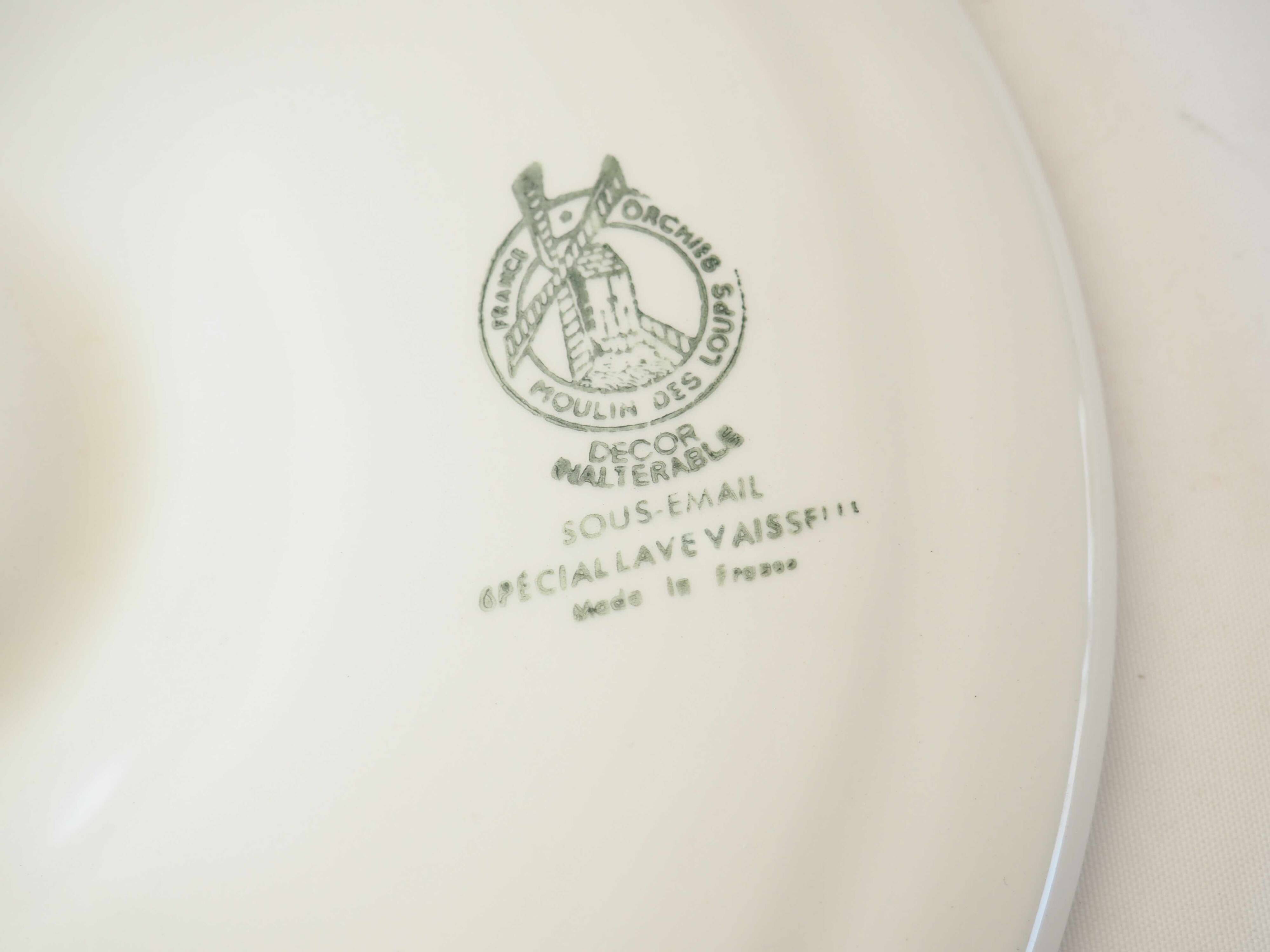 Dish and 6 shell plates