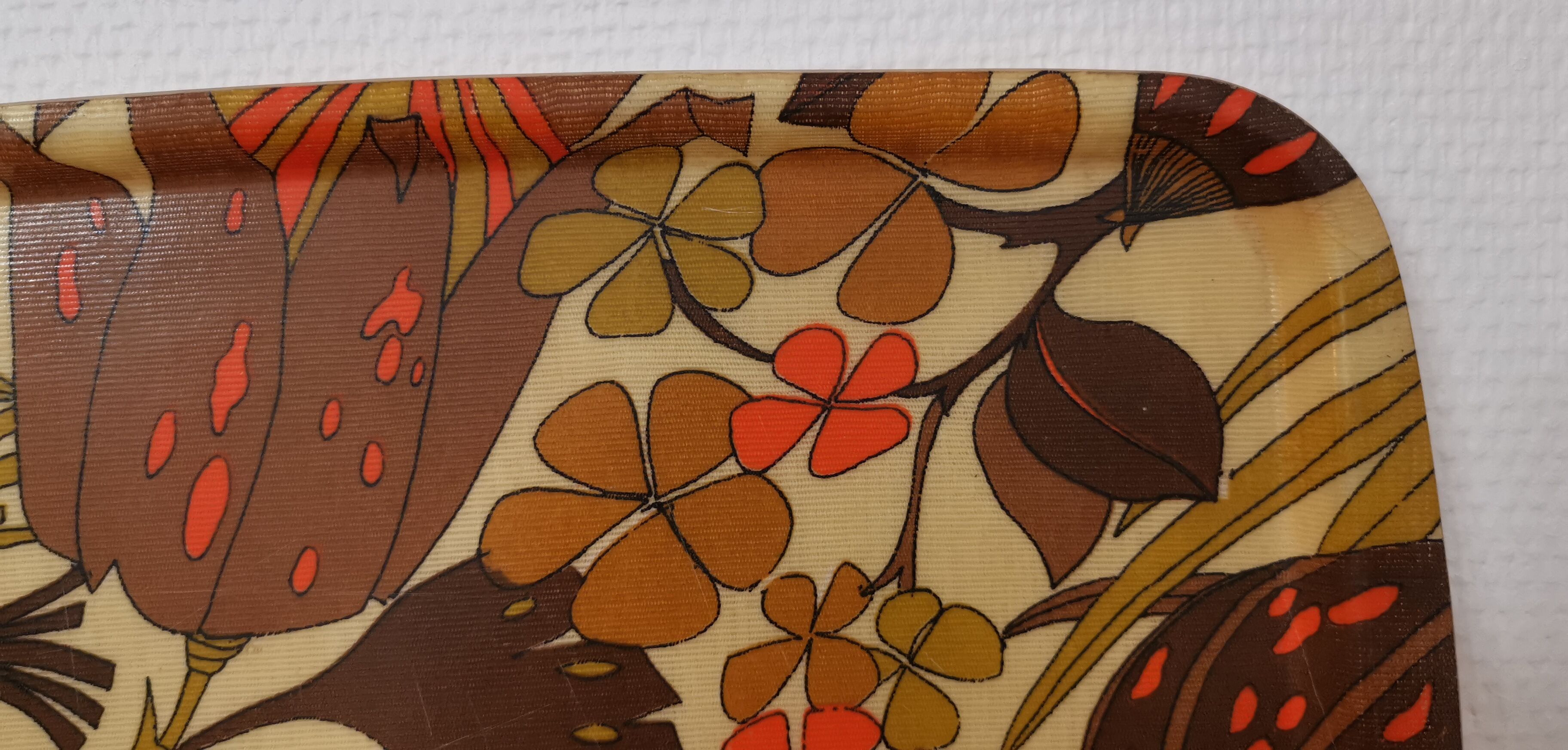 Fiberglass top, 70'S psychedelic flower pattern