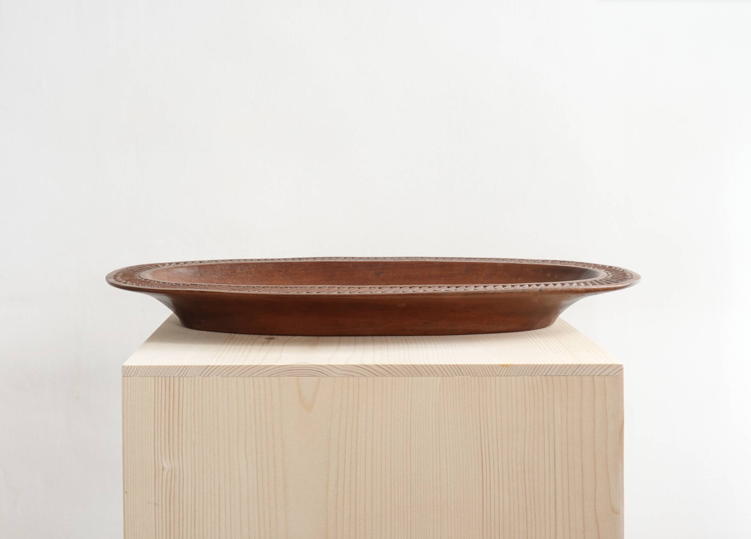 Large popular art dish