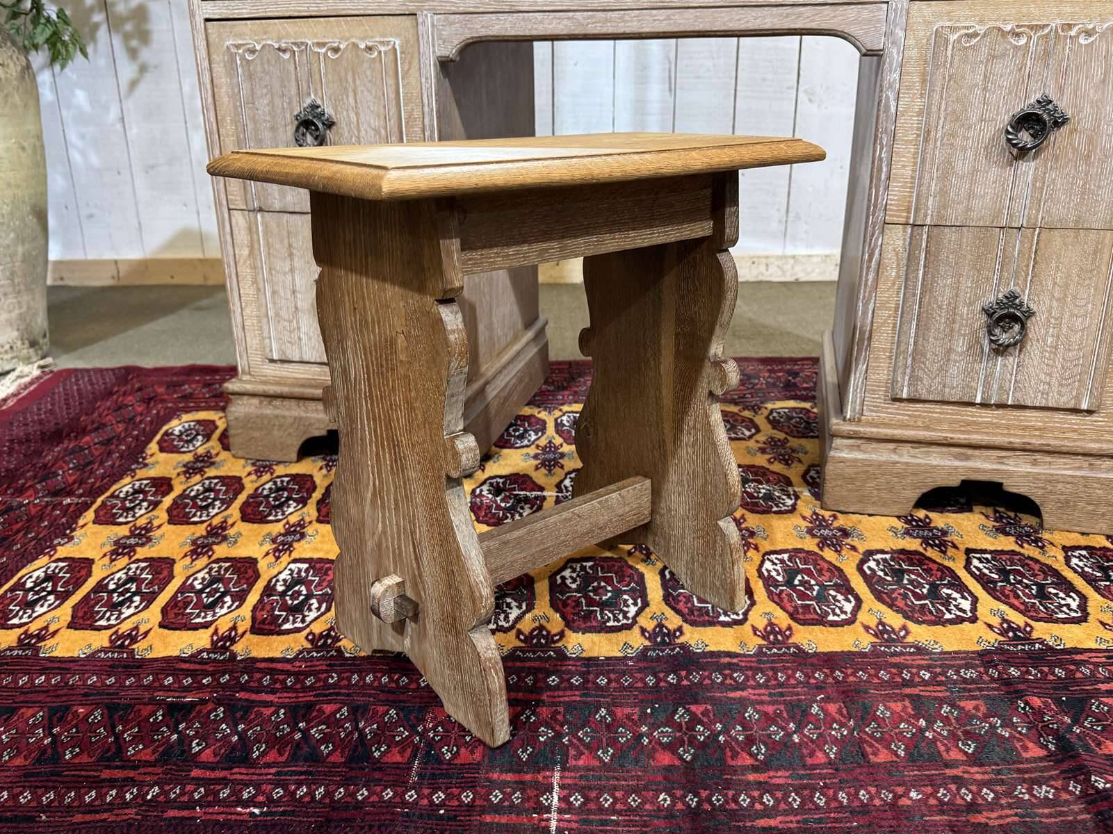 Hairdresser and her cerused oak stool, English work from the 1950s.