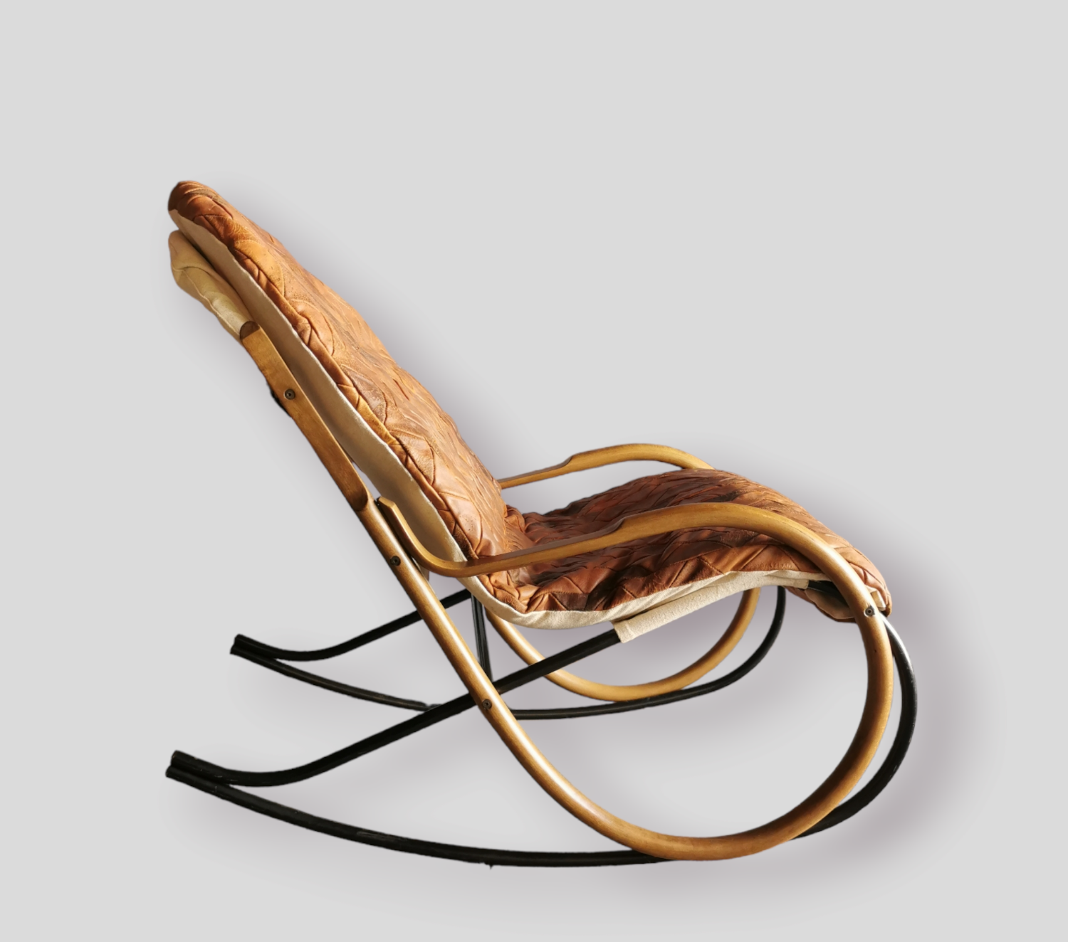 Vintage rocking chair design Paul Tuttle 70's