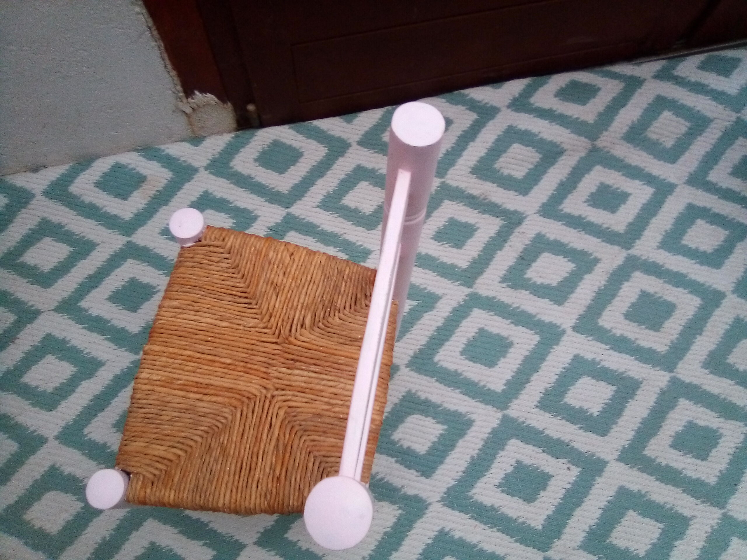 Powder pink child low chair