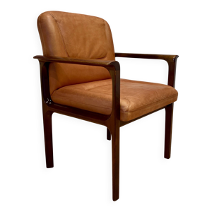 Fauteuil cuir ''design