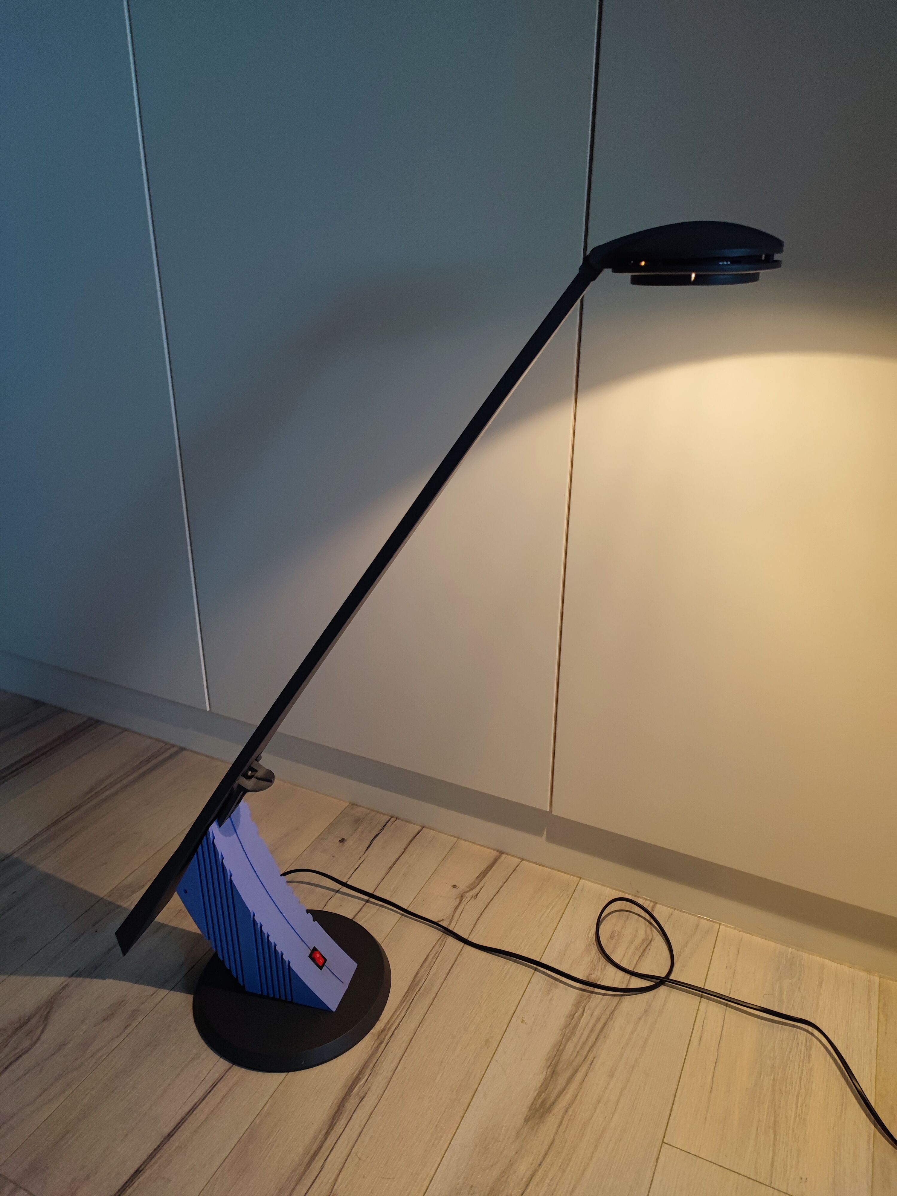 Dromos desk lamp designer Ferarri E.