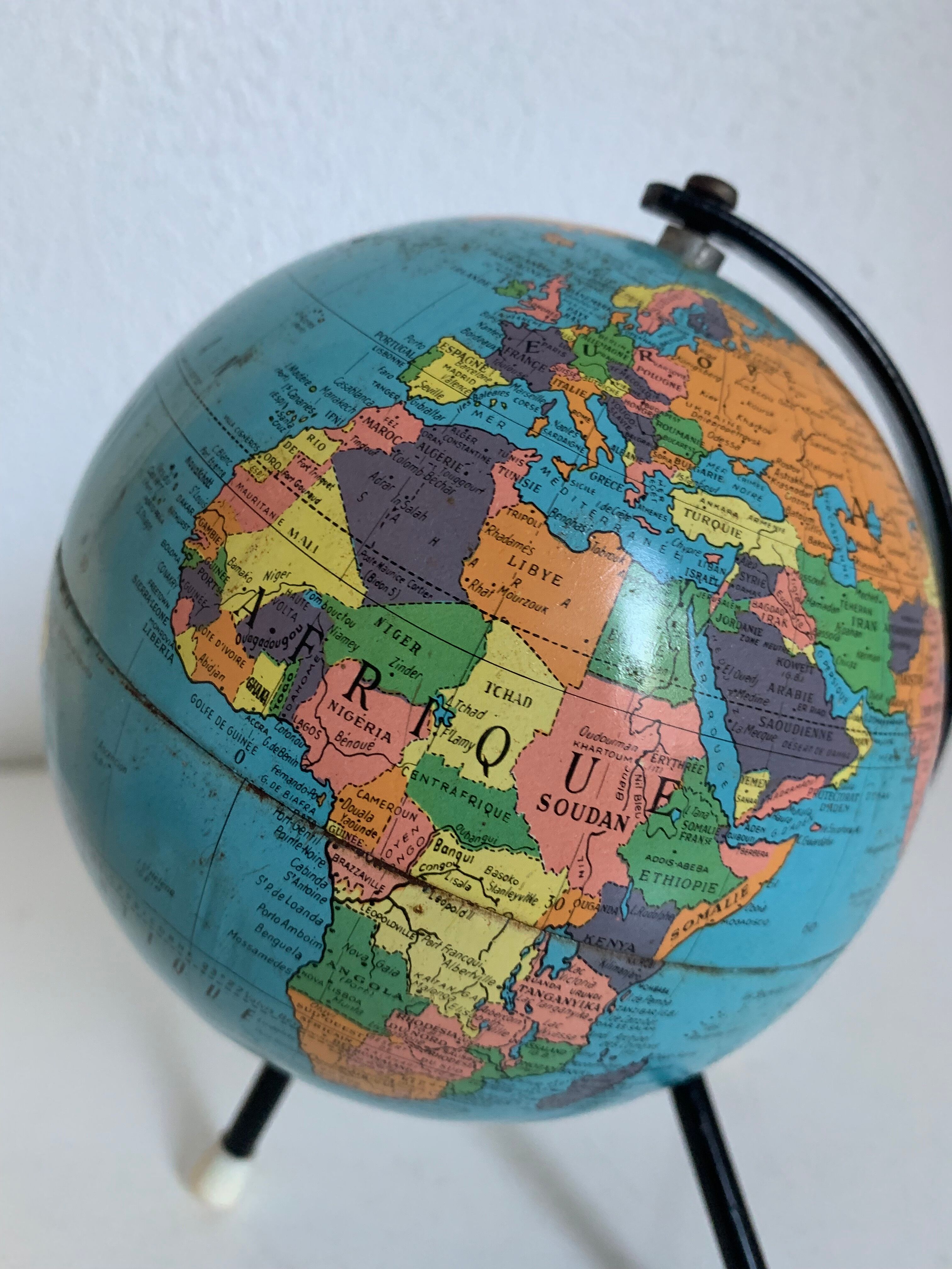 Vintage globe 1960 terrestrial small tripod Taride - 17 cm