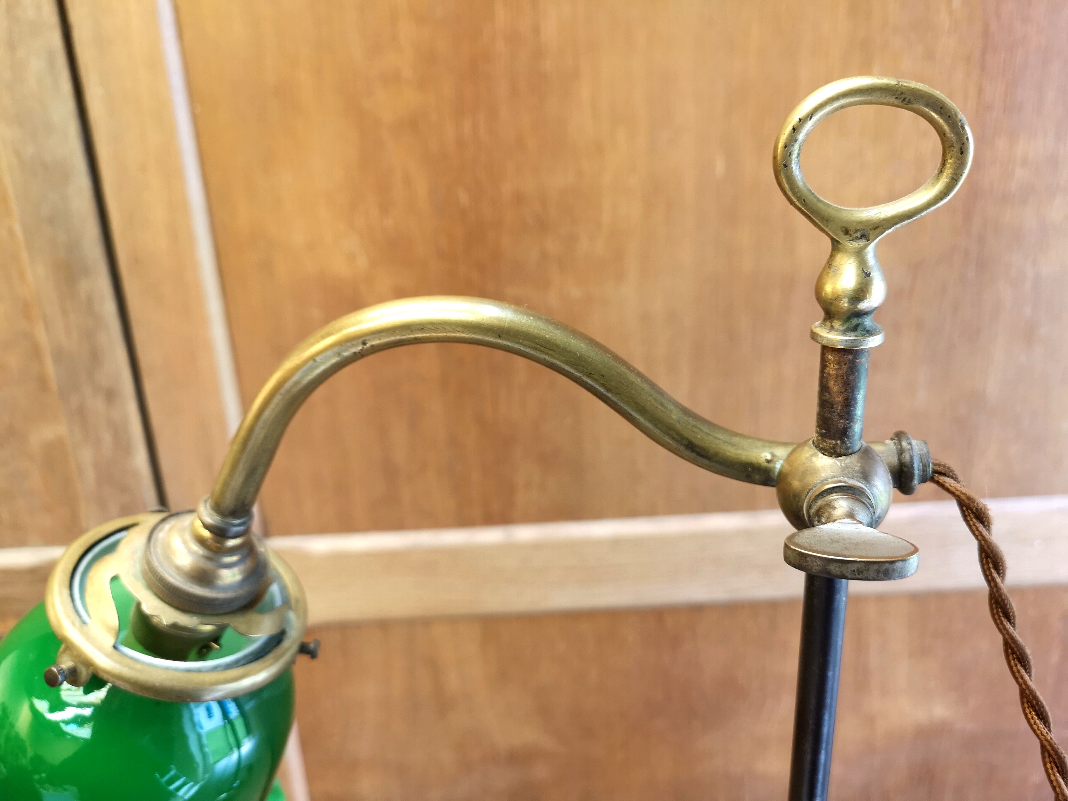 Student bedside desk lamp