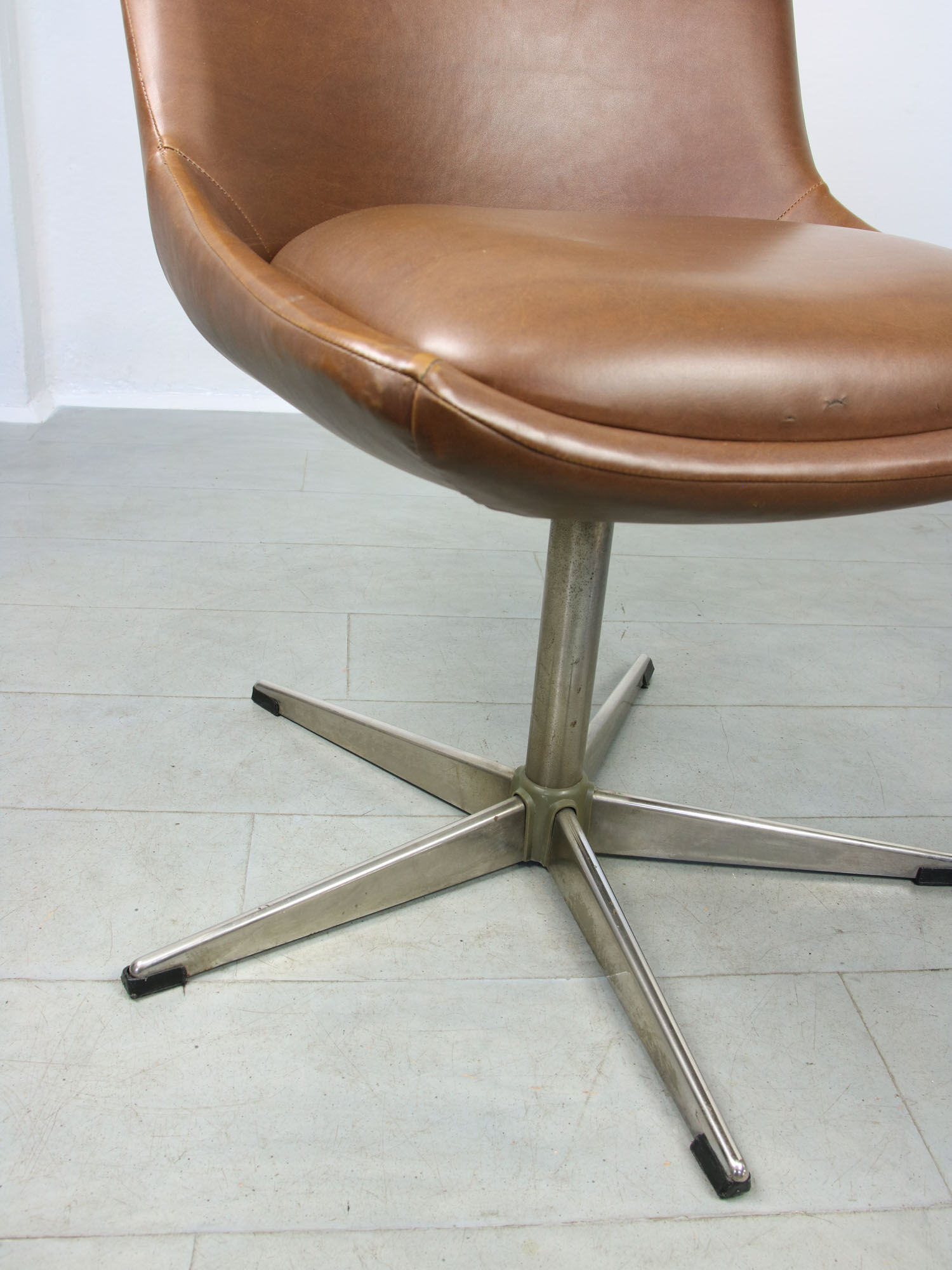Mid-century Brown Leatherette Swivel Chair from Stol