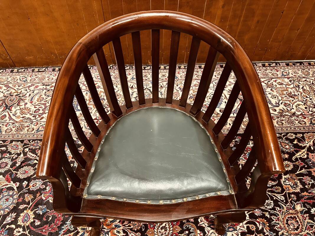 Chaise de bureau classique anglaise Chesterfield en cuir vert