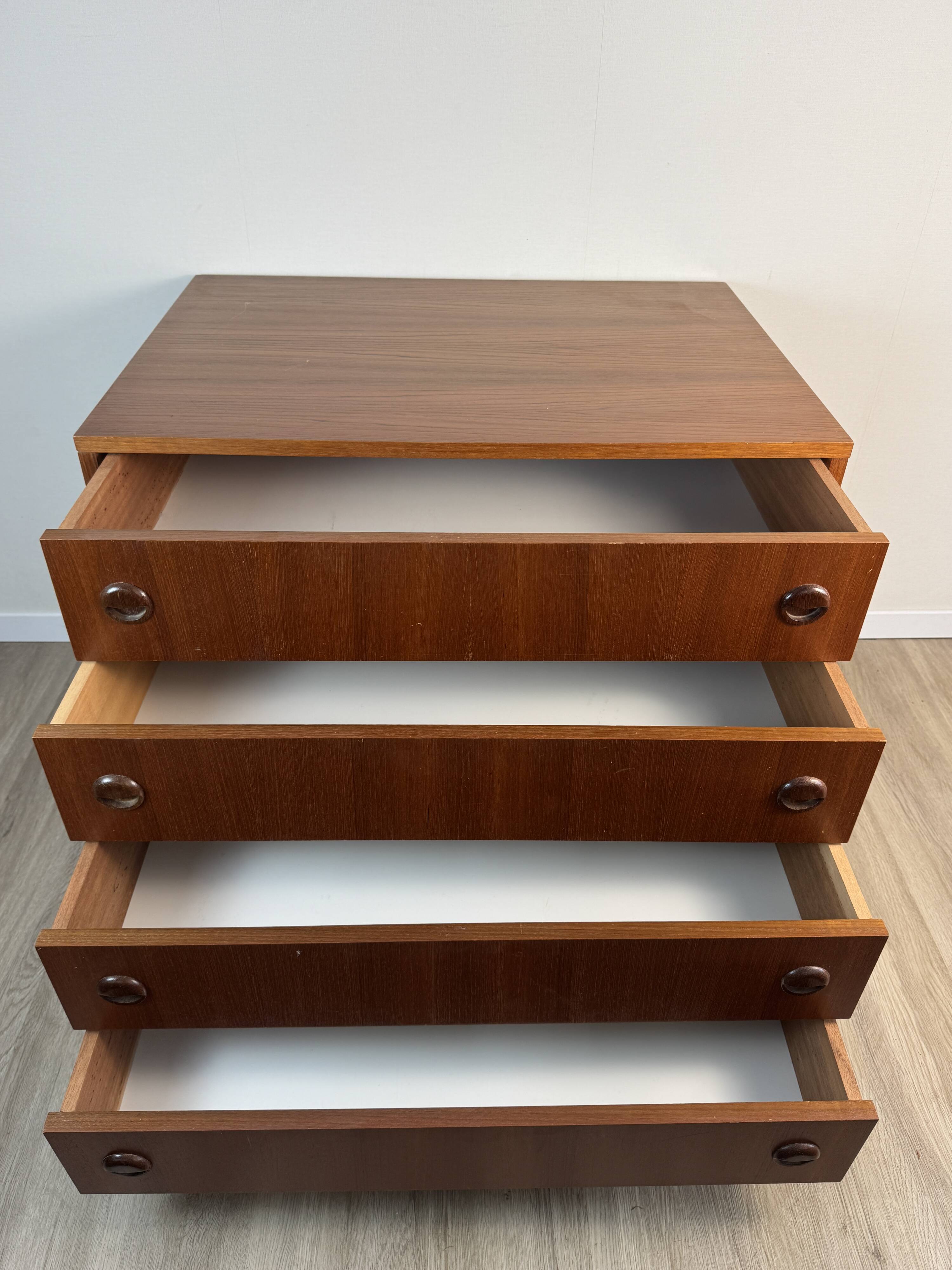 Commode 4 tiroirs teck — années 60/70
