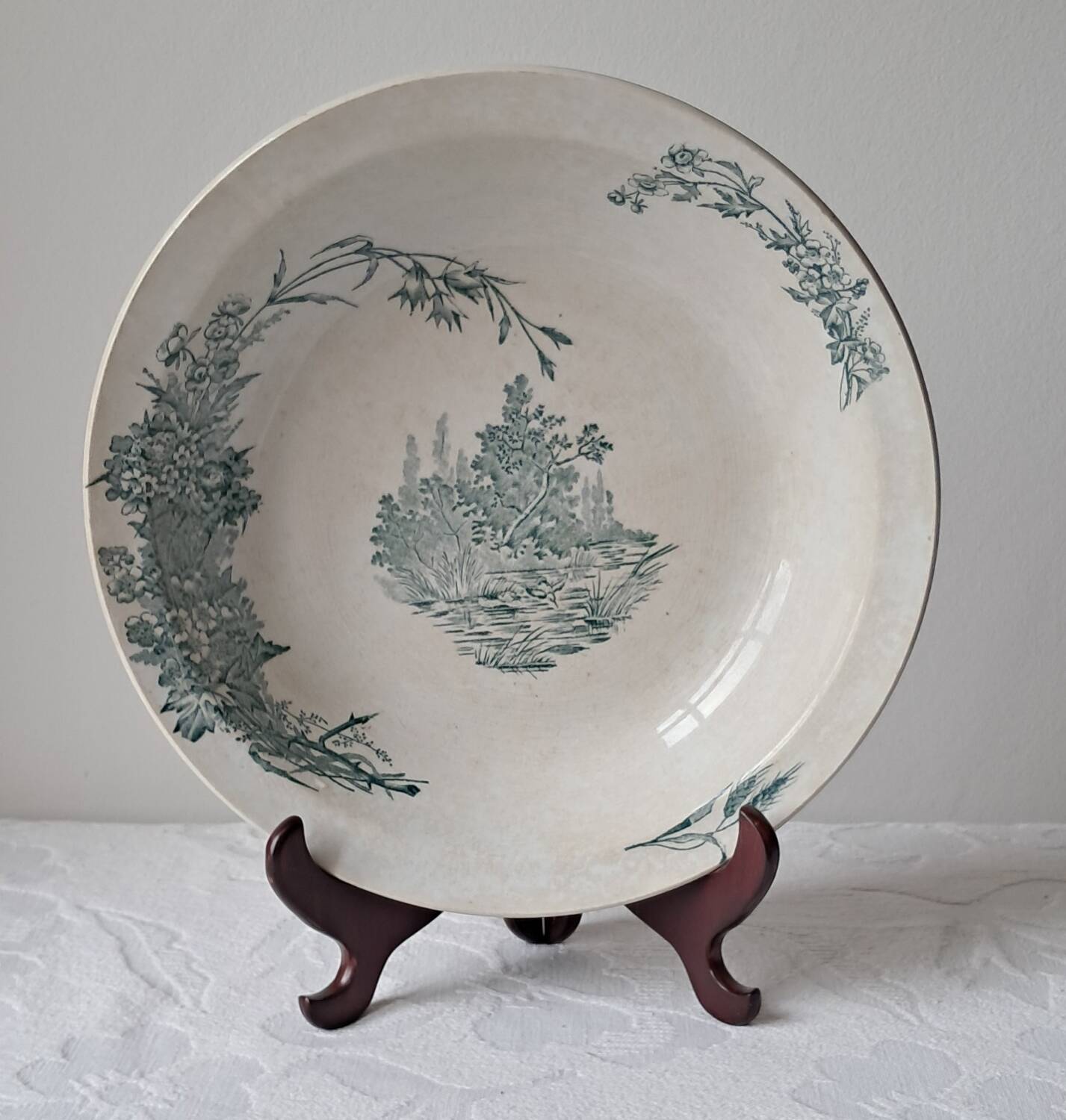 Round, hollow dish, FF Pexonne. Ironstone. Country style.