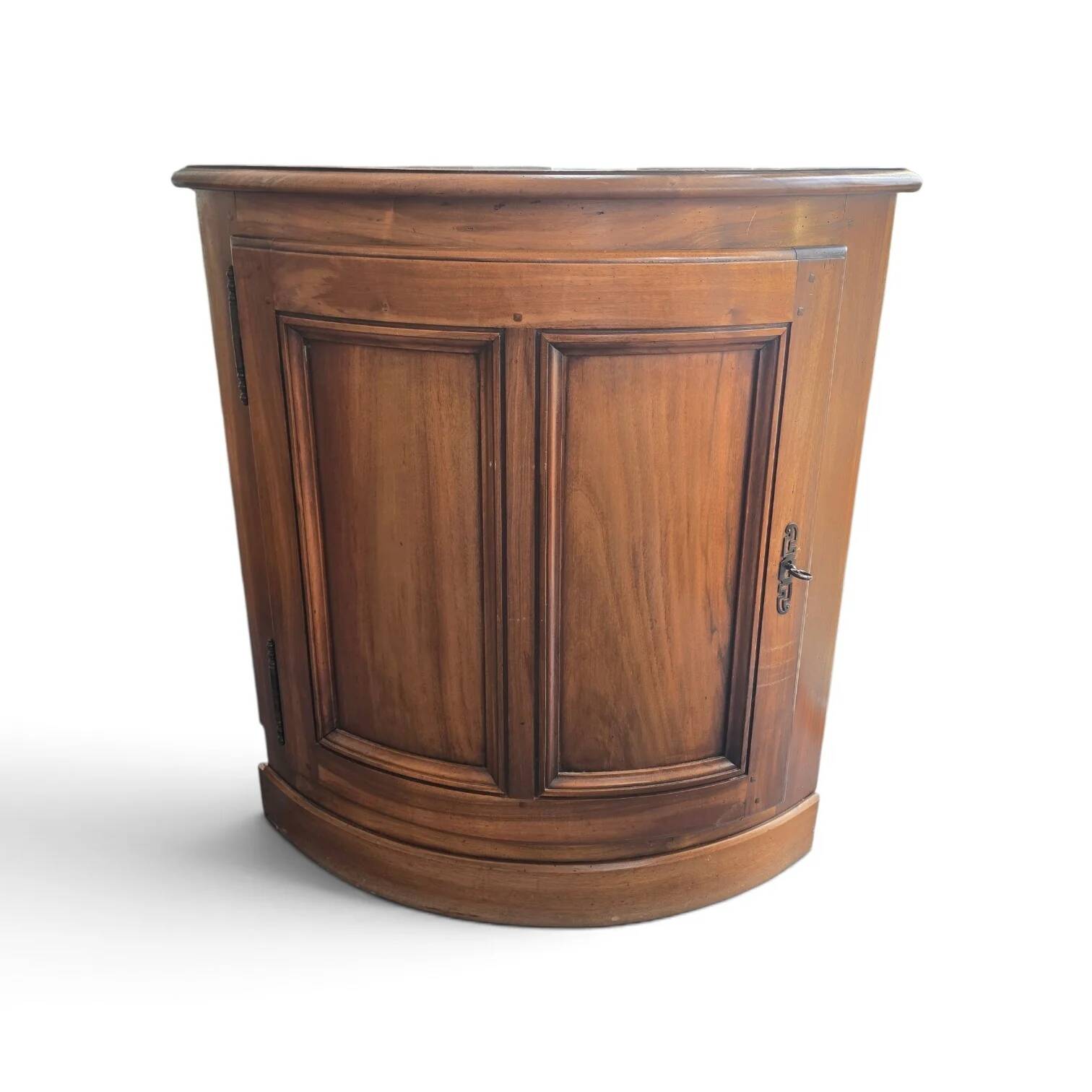 Curved wooden corner unit – Classic style