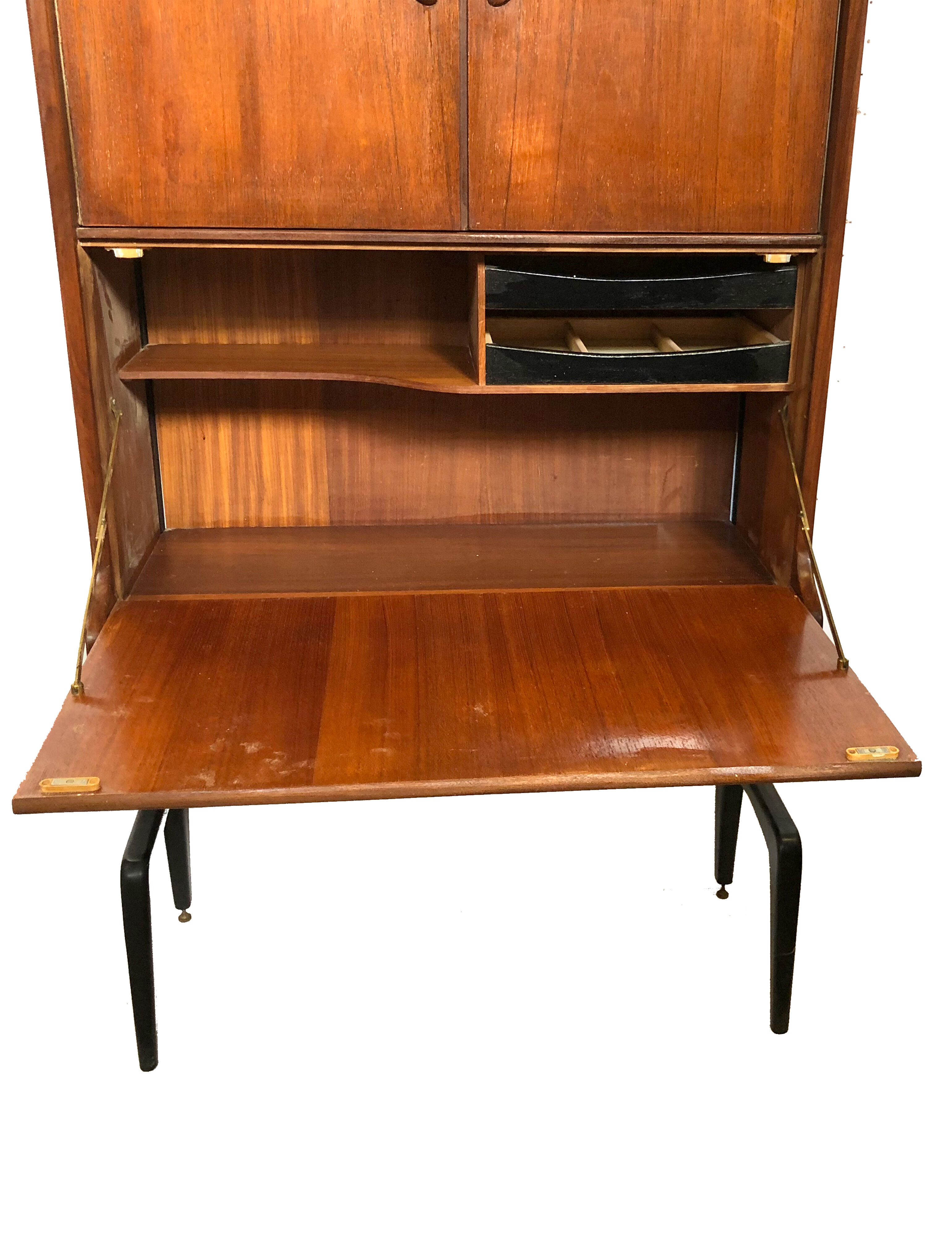 Louis Van Teeffelen writind desk of Webe 60s