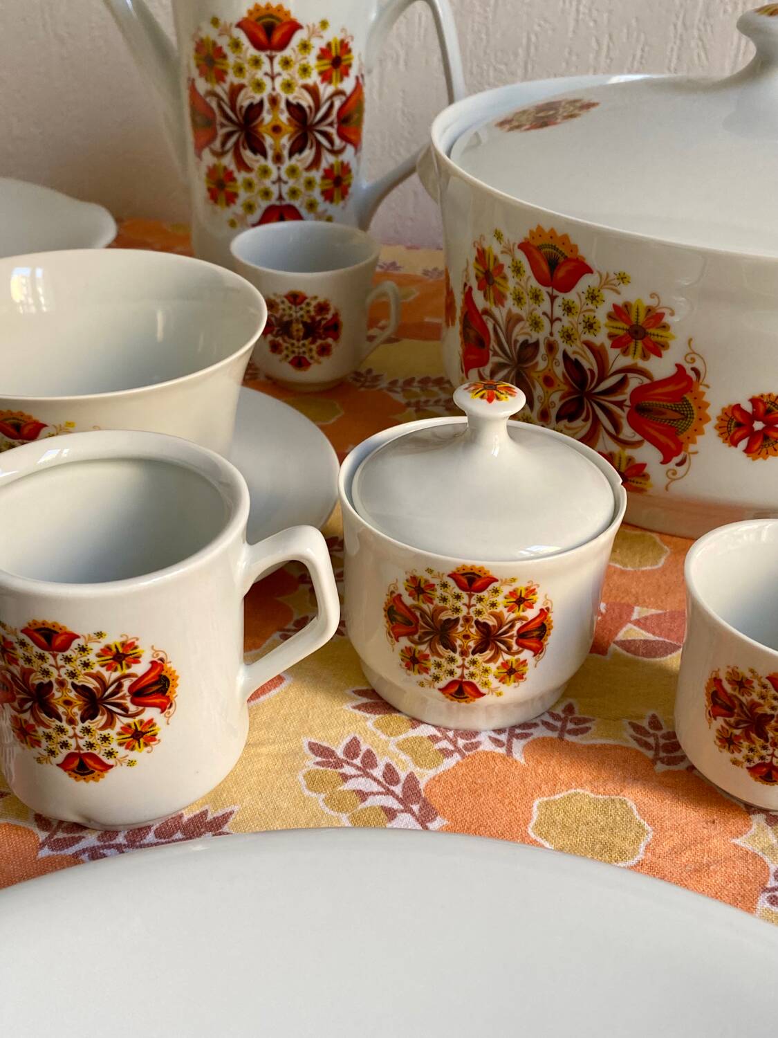 Seventies porcelain service
