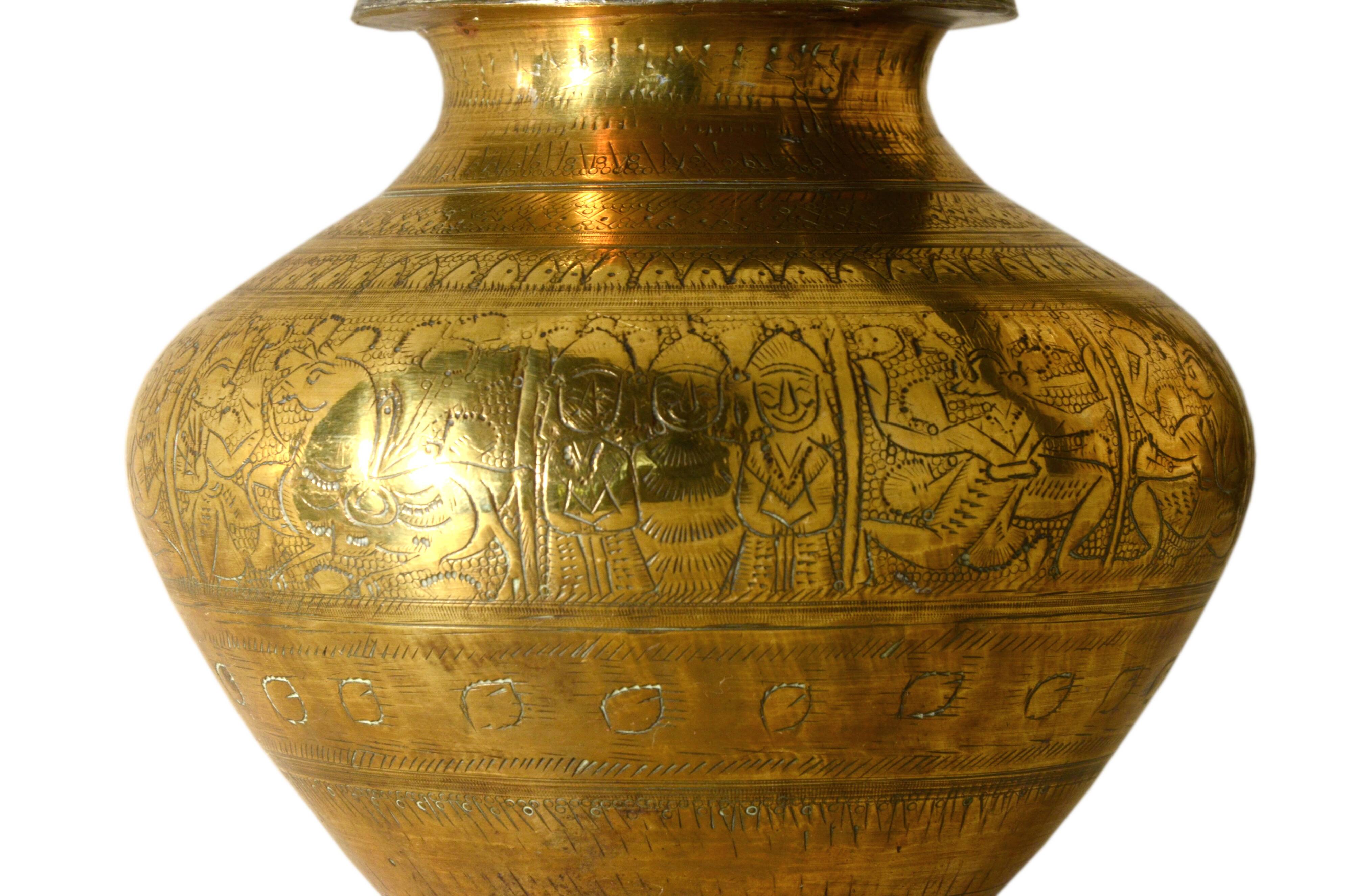 Vase ethnique ancien en bronze, fabrication artisanale d’Inde, 17x14cm