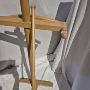 Porte-vêtements en bois vintage