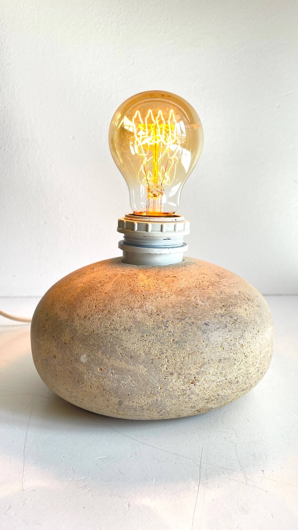 Vintage natural stone pebble lamp