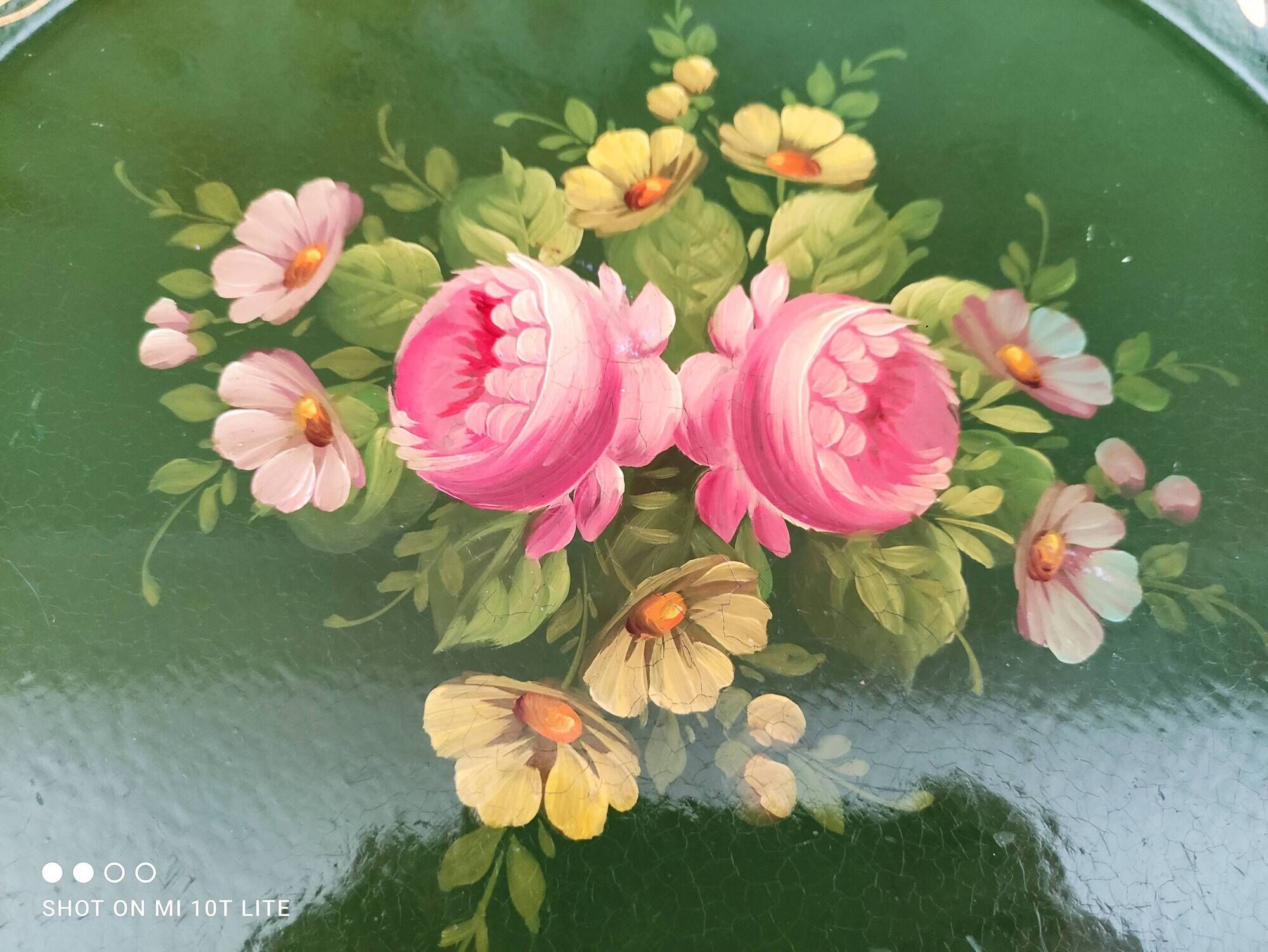 Russian tray in hand-painted sheet metal decoration old pink twigs and gilded border