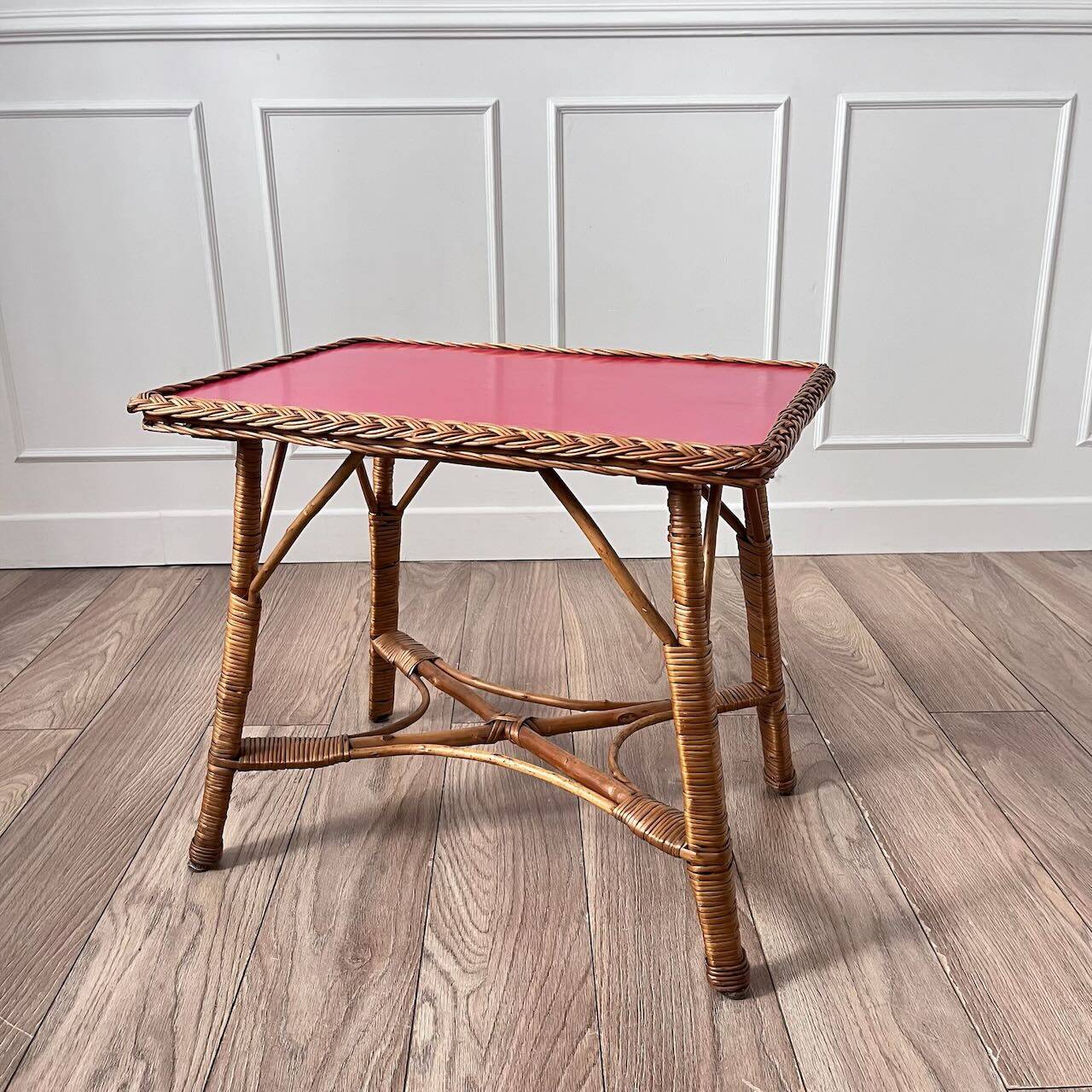 Table basse rotin et Formica