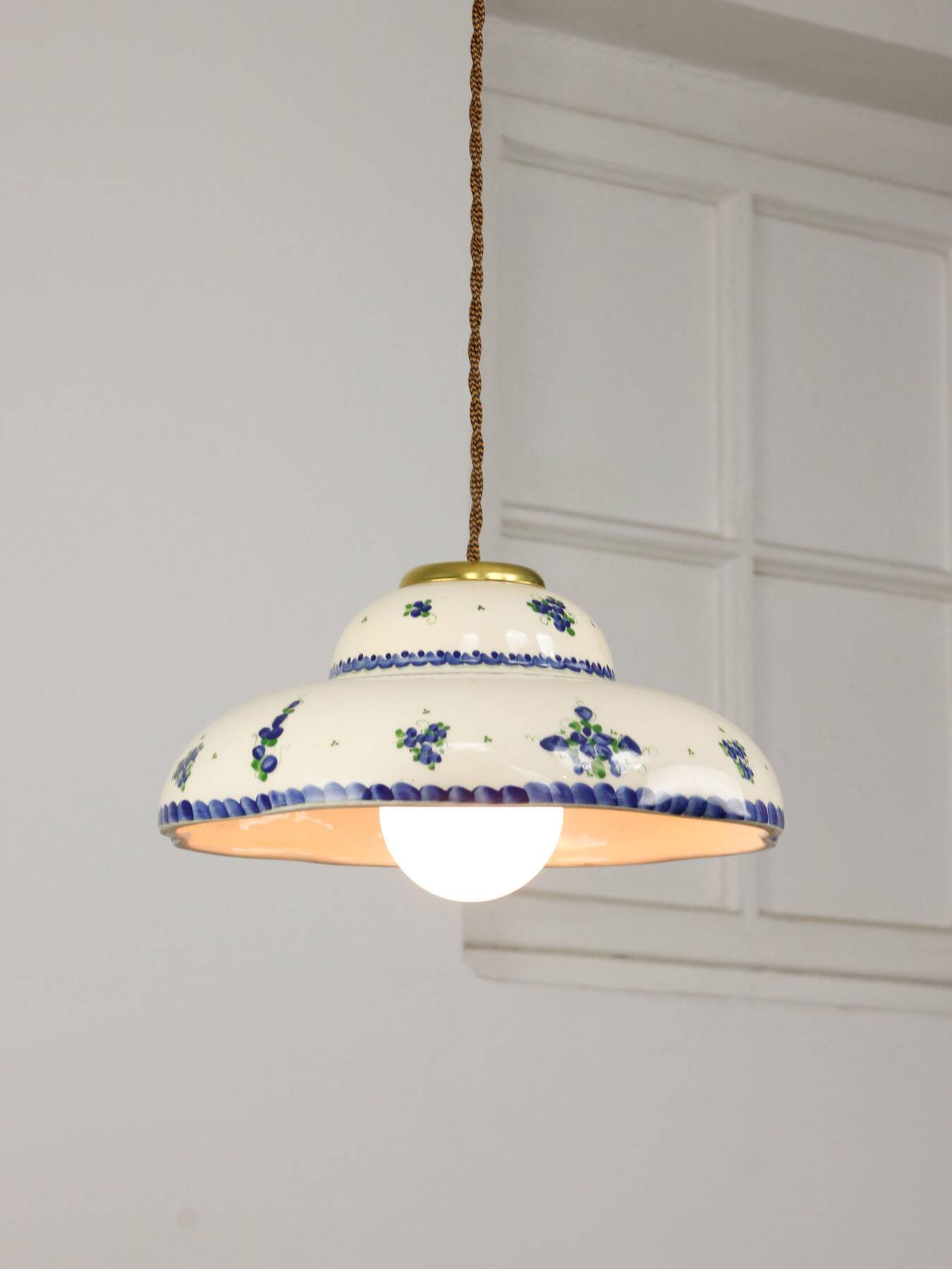Lampe pendentive vintage en céramique et laiton faite à la main