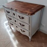 Crossbow chest of drawers