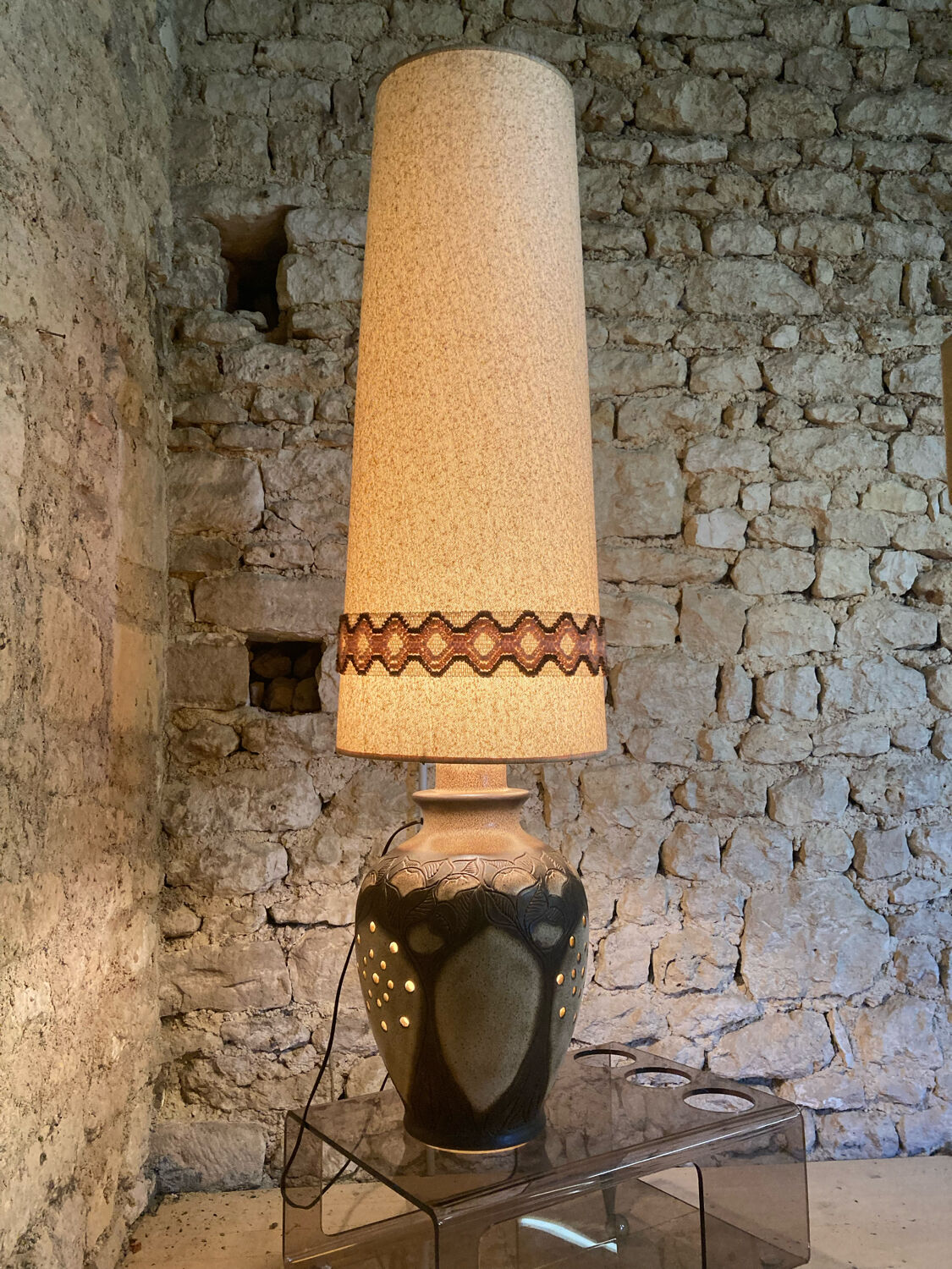 Table lamp