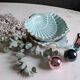 Shell-shaped porcelain dishes.