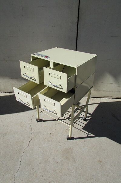 Service metal, industrial lockers