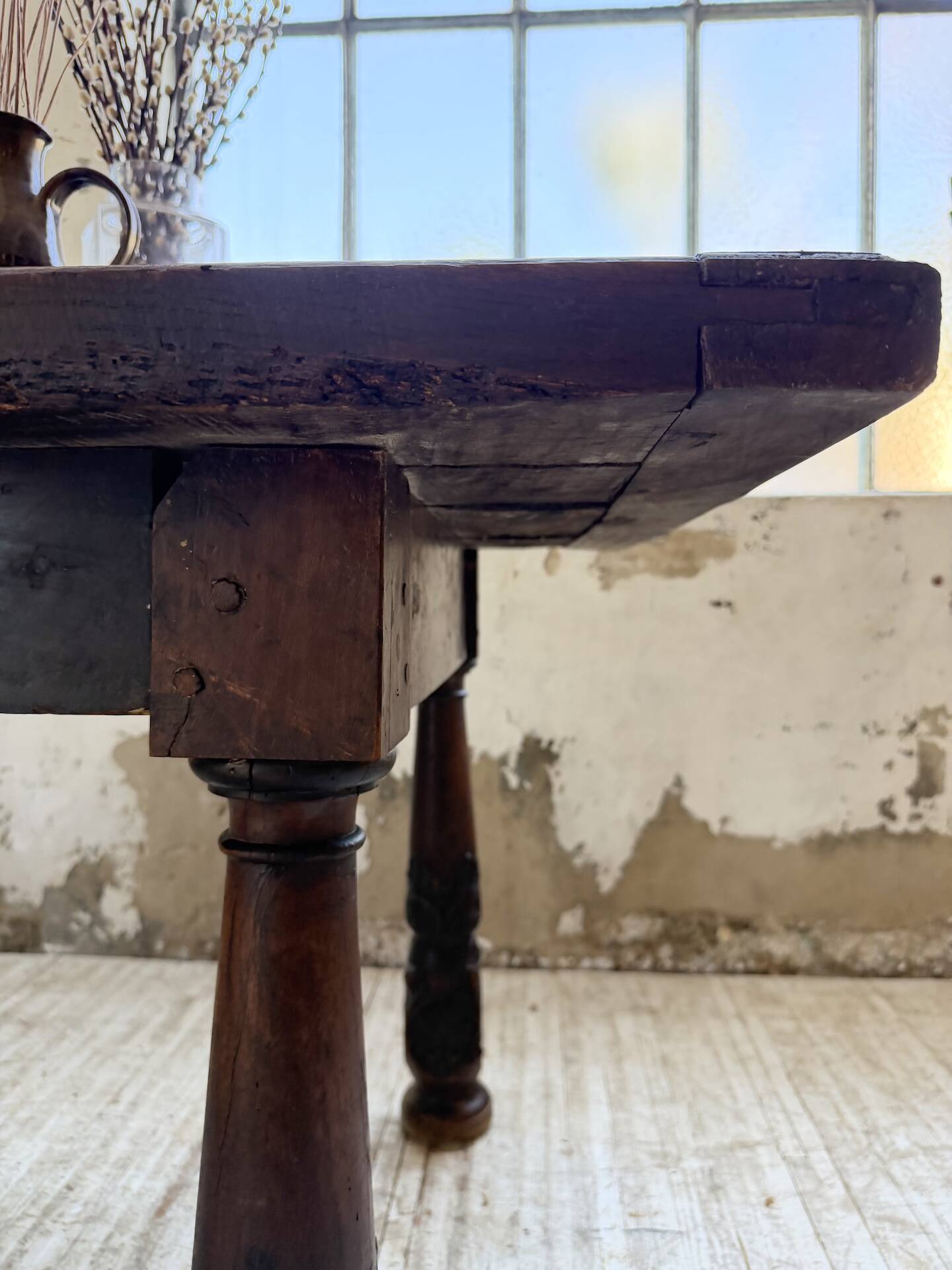19th-century castle table, carved solid oak, 190cm.