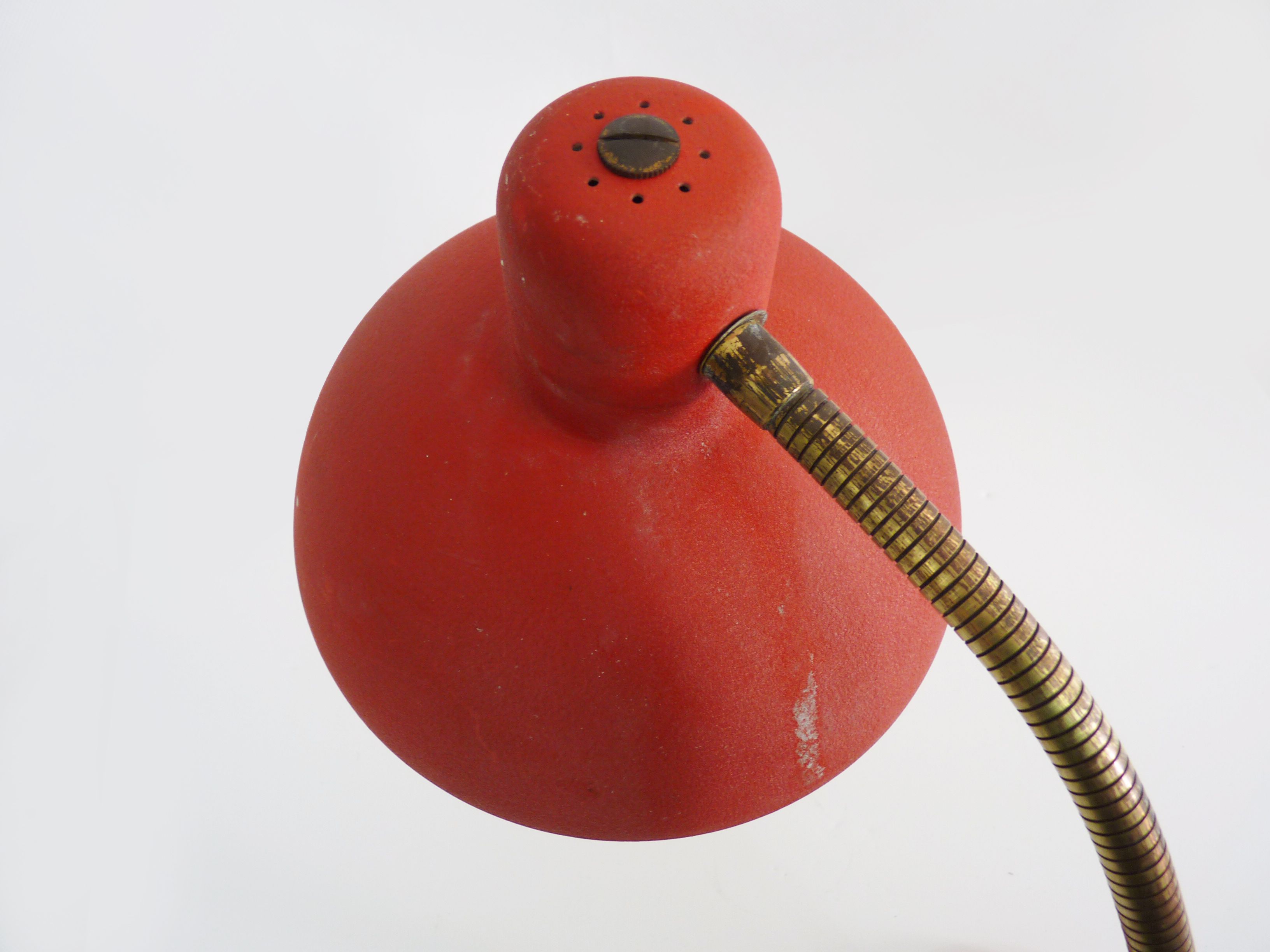 Flexible desk lamp vintage Aluminor in red lacquered metal. Year 50
