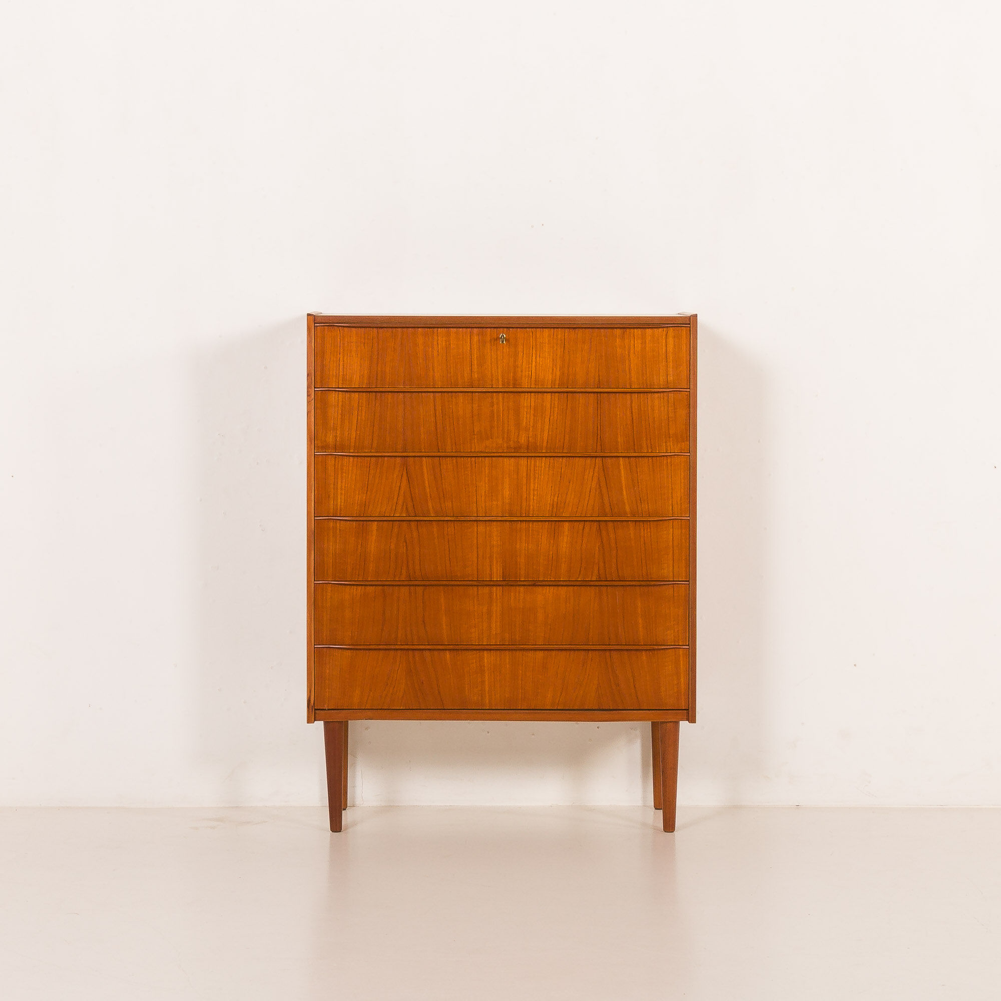 Classic Danish dresser, Hansen Mobelfabrik, 1960s