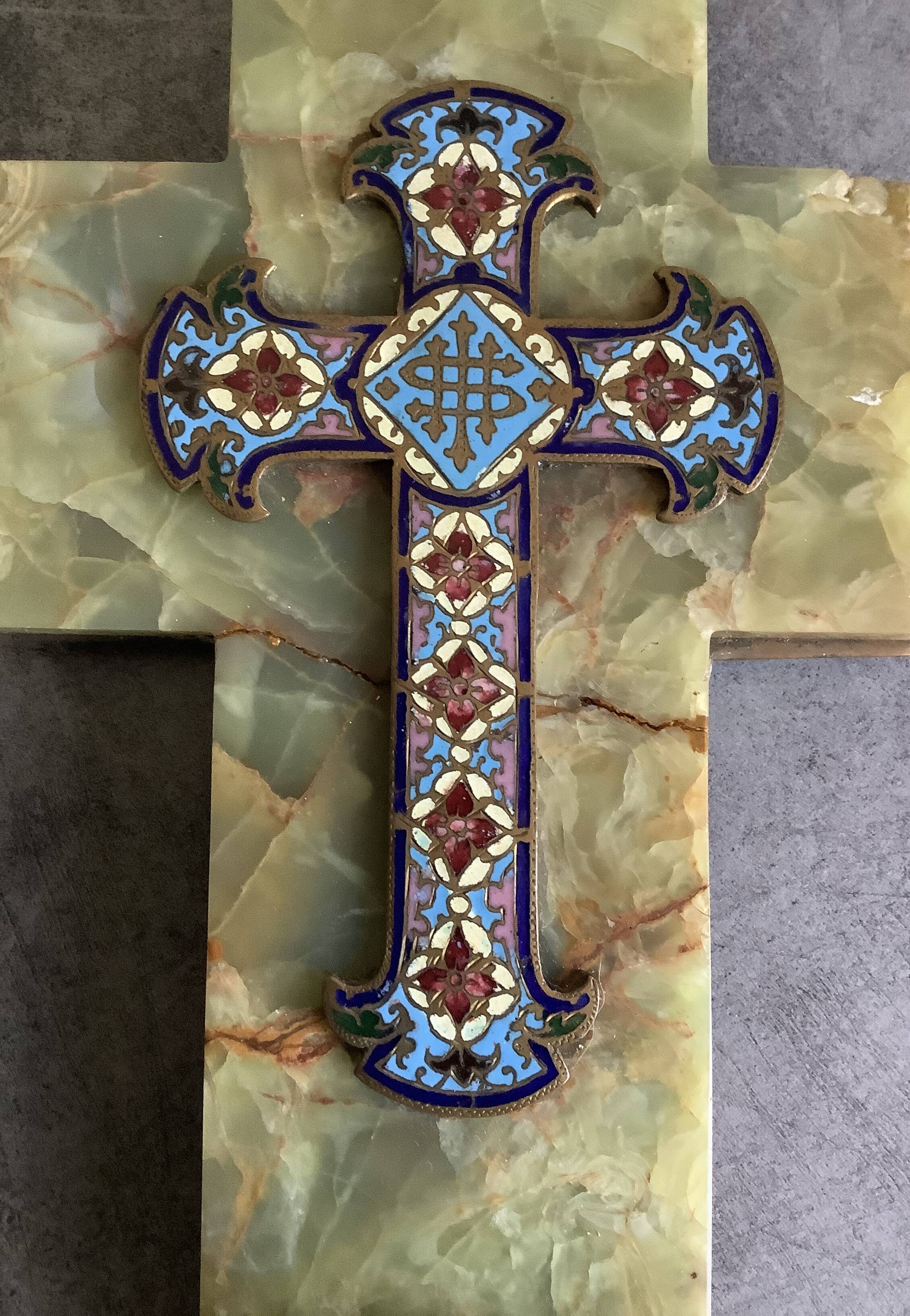 Wall cross with a holy water font in enamel and onyx, 19th century.