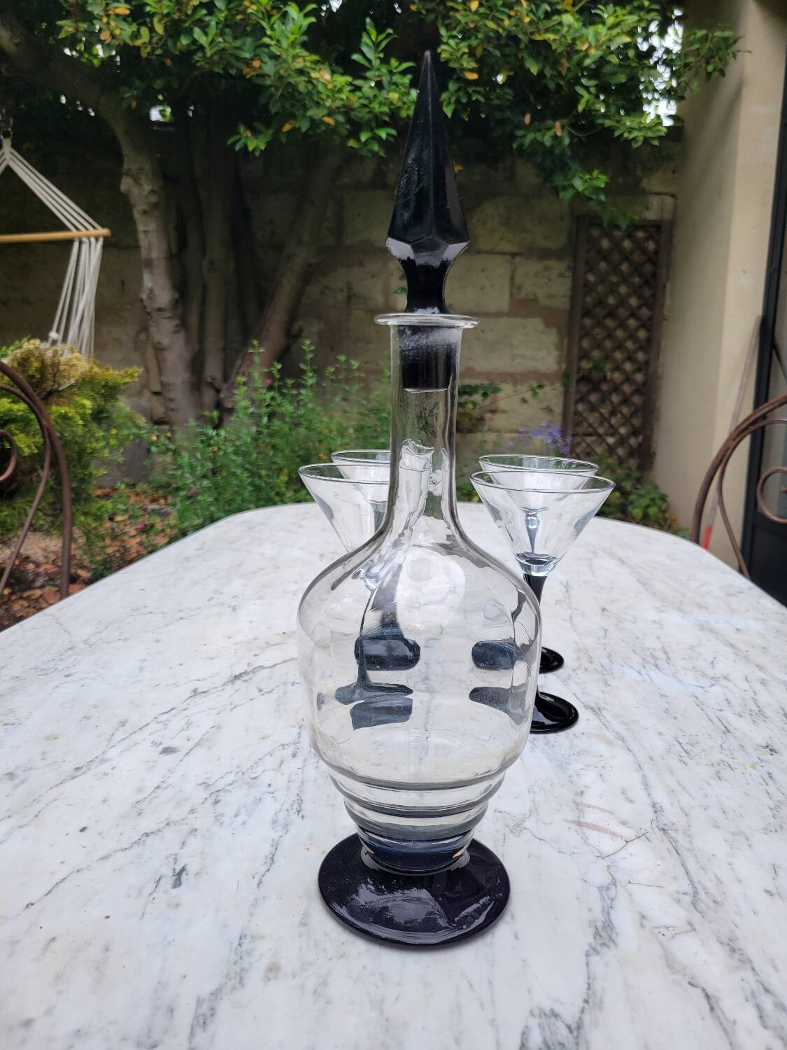 4 cocktail glasses and matching carafe