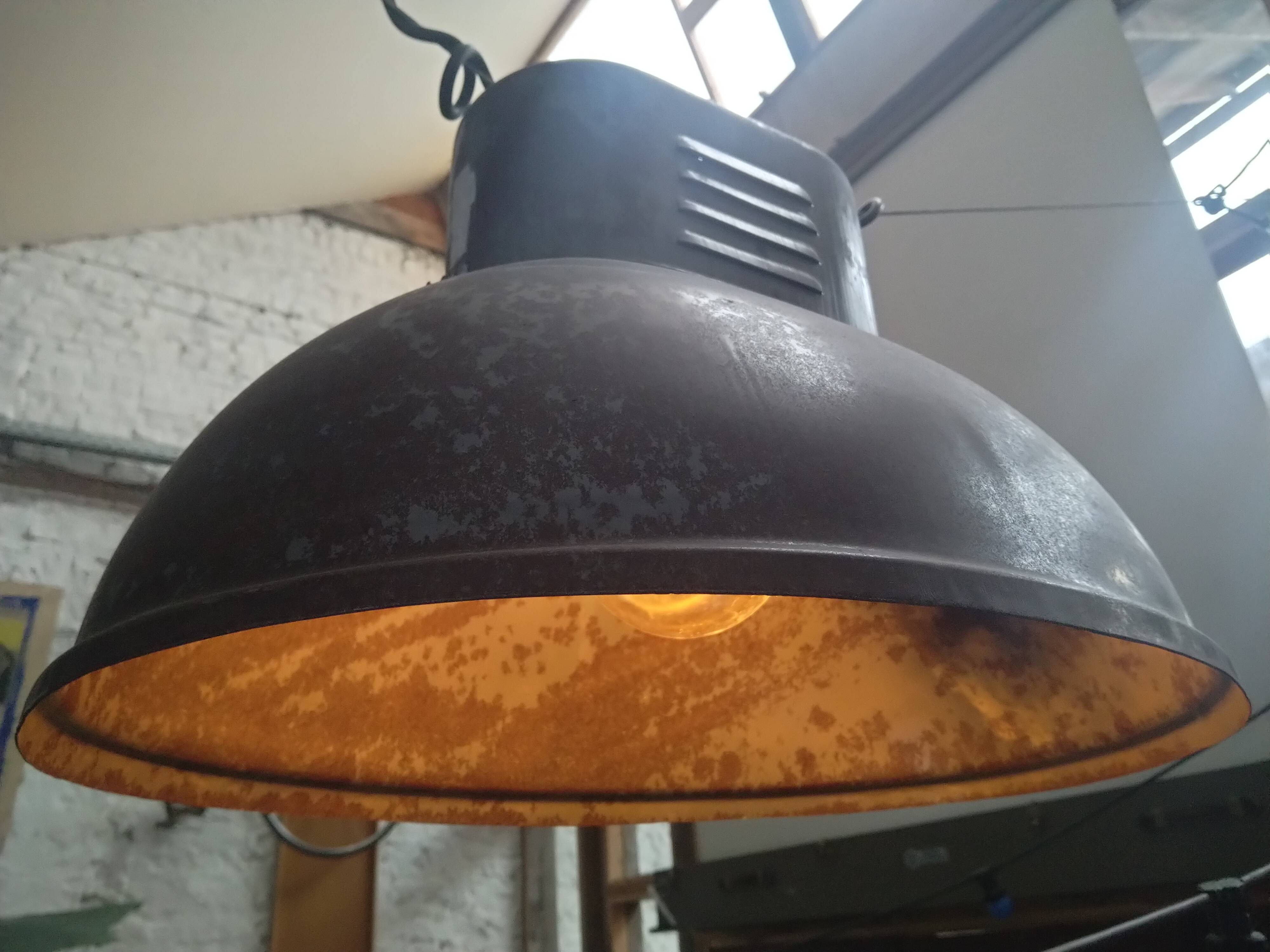 Grande lampe industrielle N°4