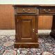 Bureau anglais classique avec incrustations vertes