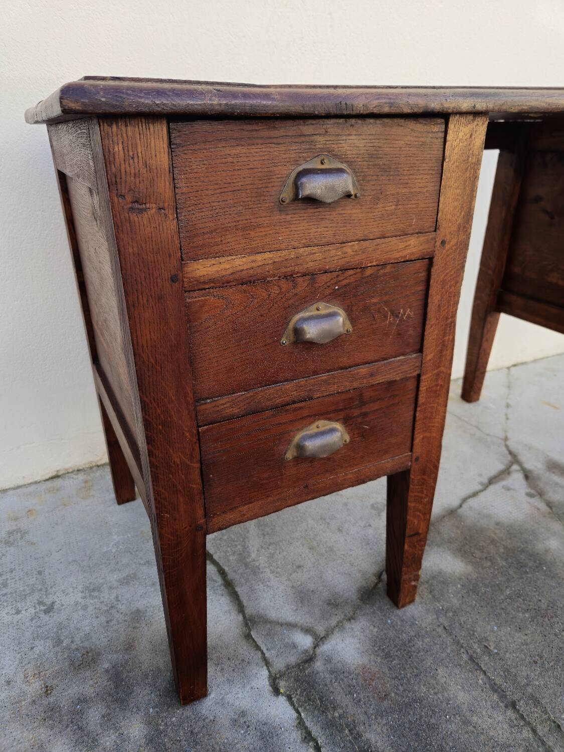 Antique solid oak desk from the 1900s