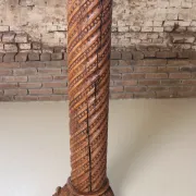 Carved oak column with twisted shaft, beads and acanthus – 19th c.