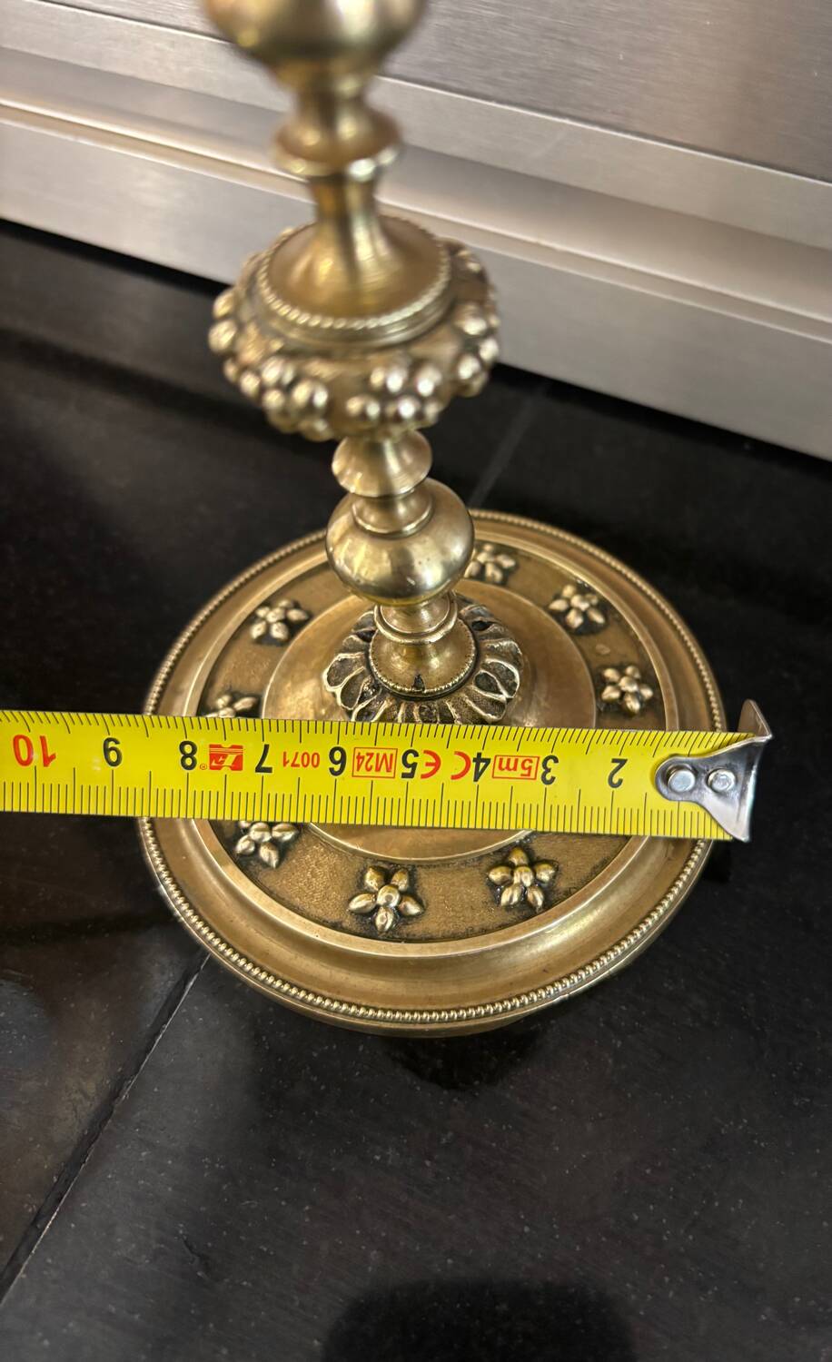 Bougeoir vintage en laiton doré – décor floral – très bon état