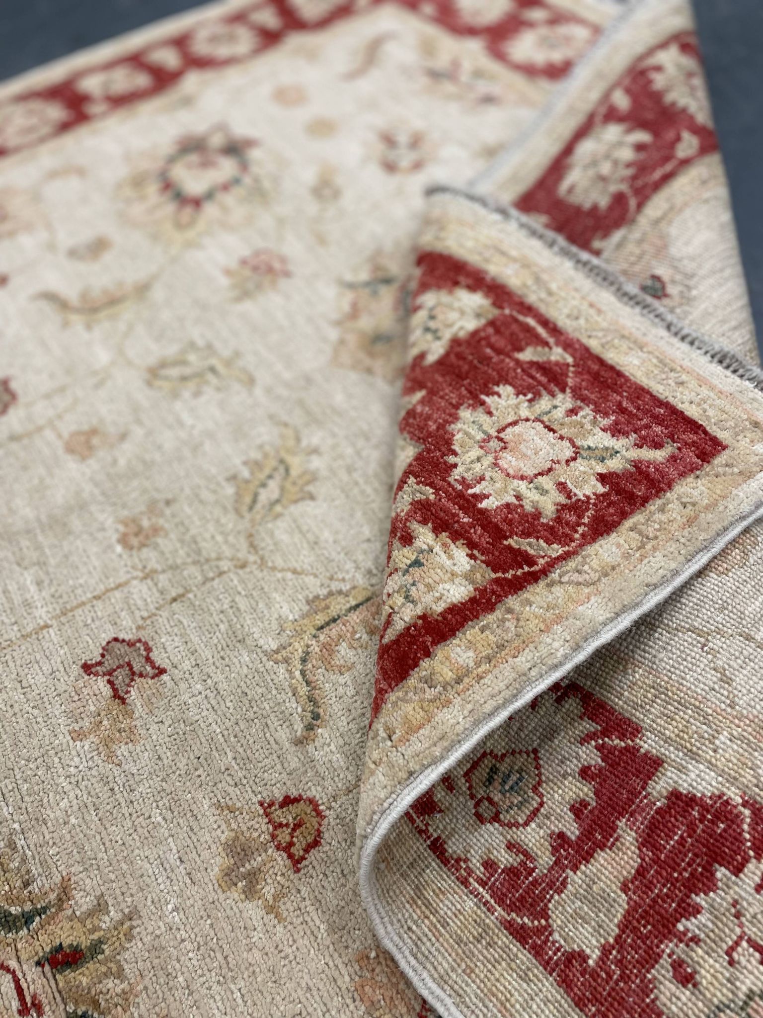 Traditional Living Room Rug, Cream Red Floral Oriental Carpet 119x175cm