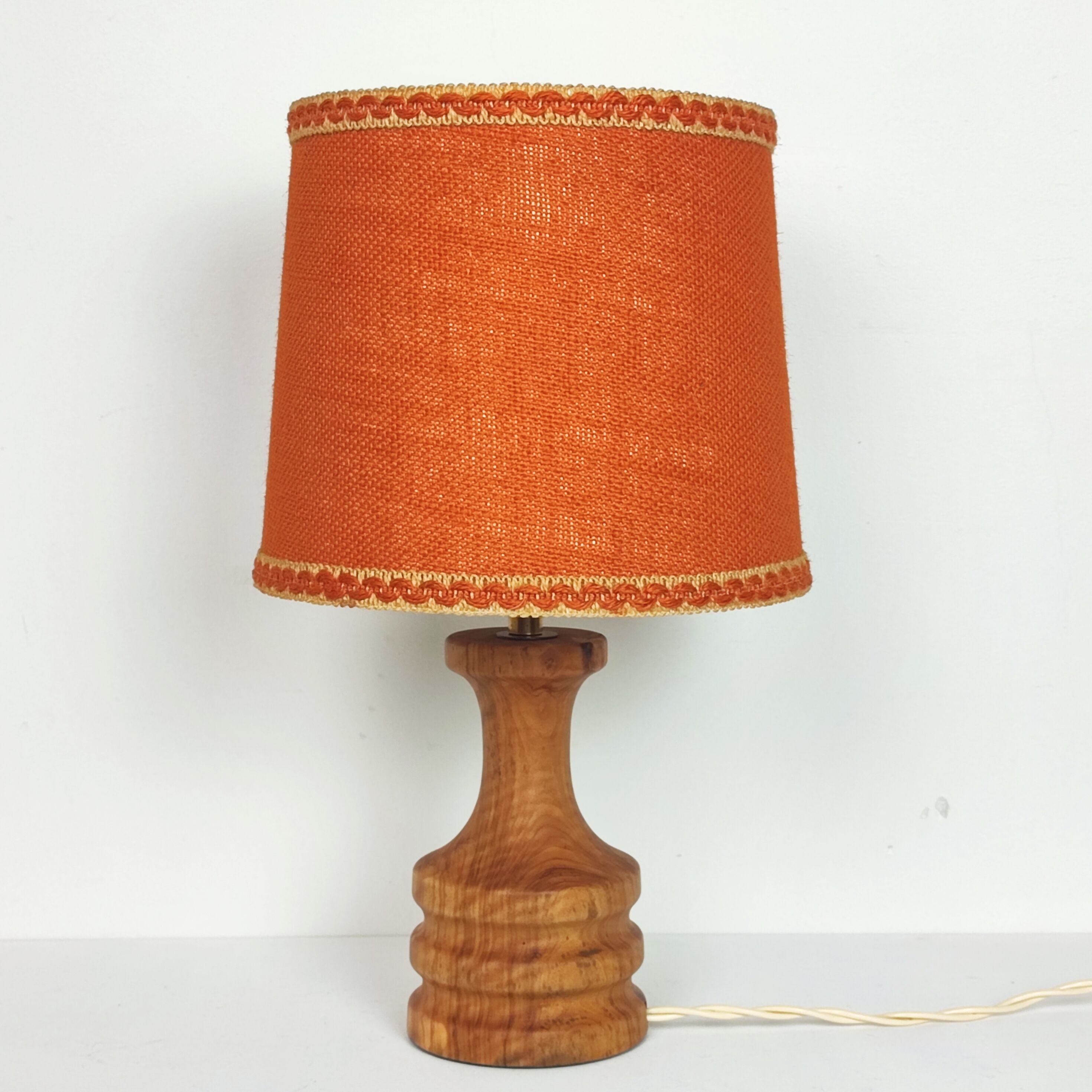 Lampe pied en bois