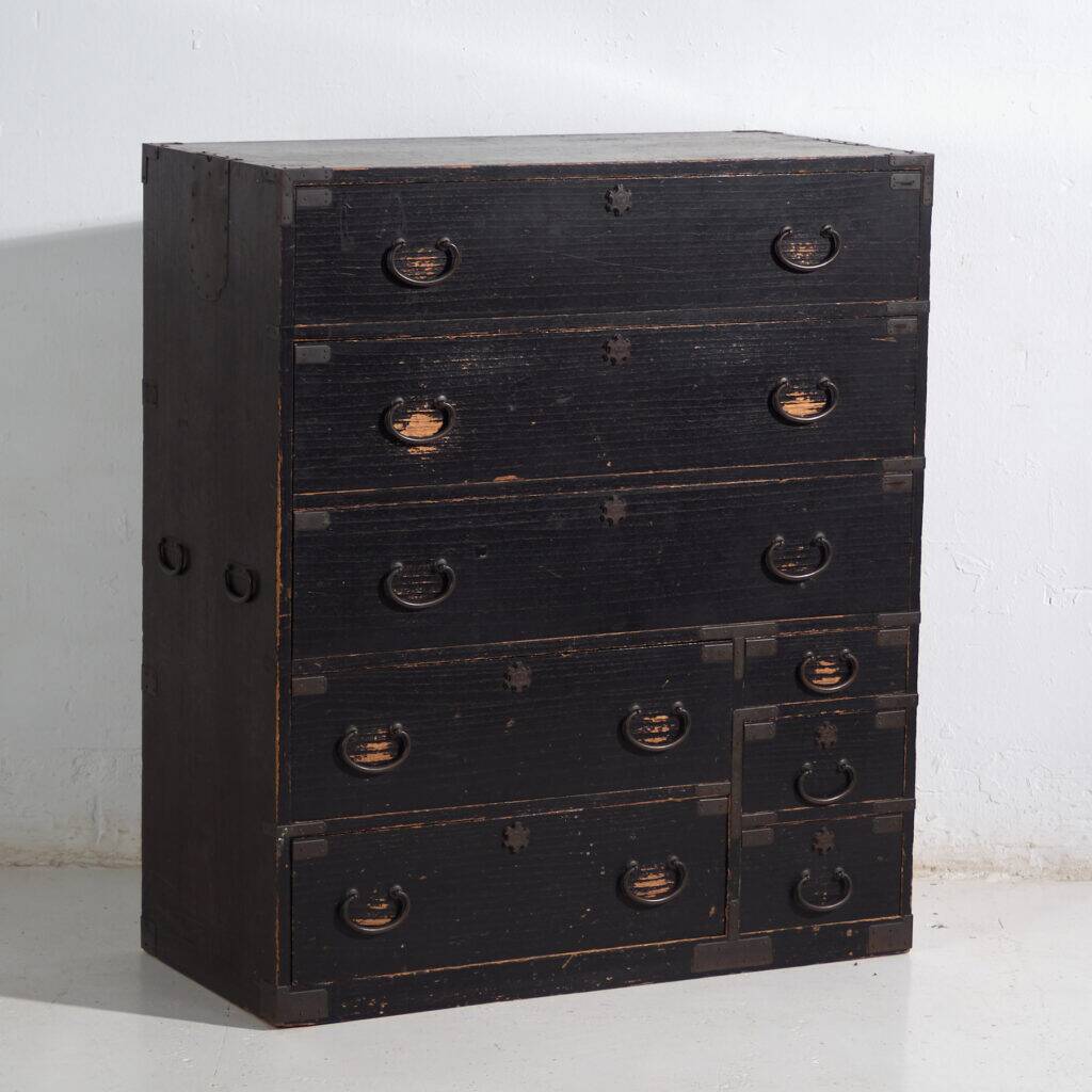 Antique Japanese commode Isho-Dansu in paulownia – Meiji/Taishō period – circa 1890-1920