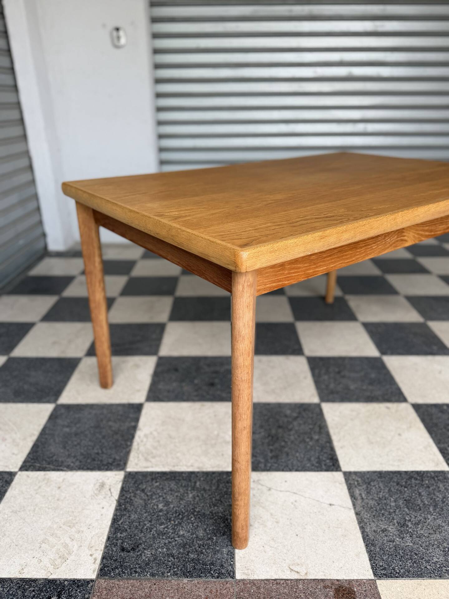 Table scandinave en chêne