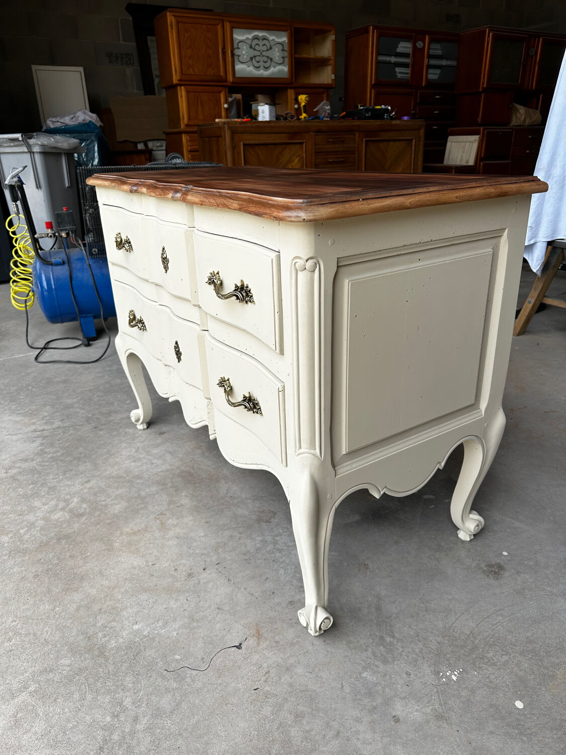 Antique chest of drawers