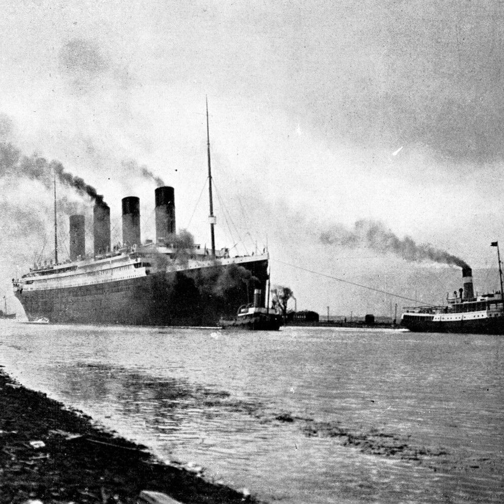 Photography, "Departure of the Titanic liner", April 1912 / NB / 15 x 20 cm