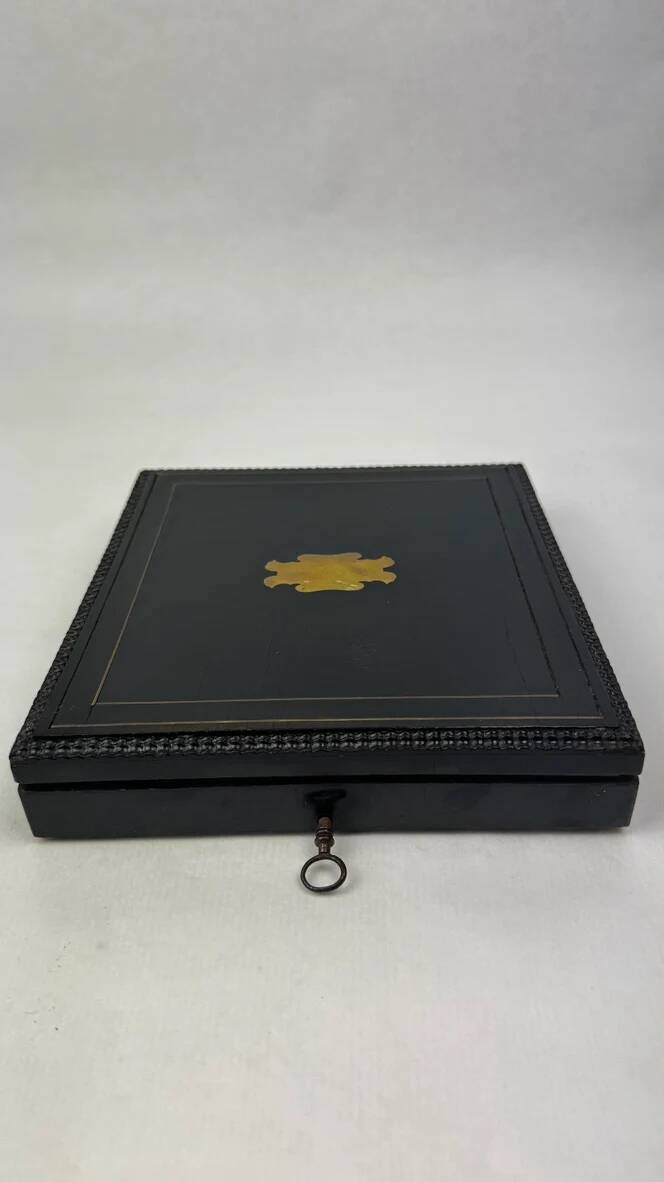 12 dessert spoons in vermeil, Minerva 19th century, blackened pear tree box